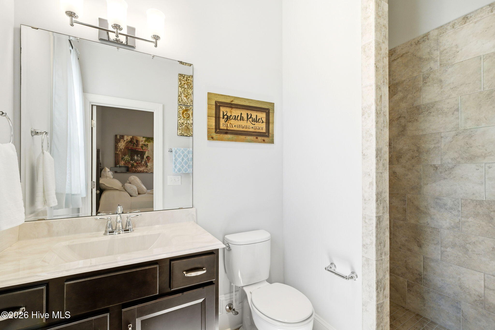 100566822 | Photo 35