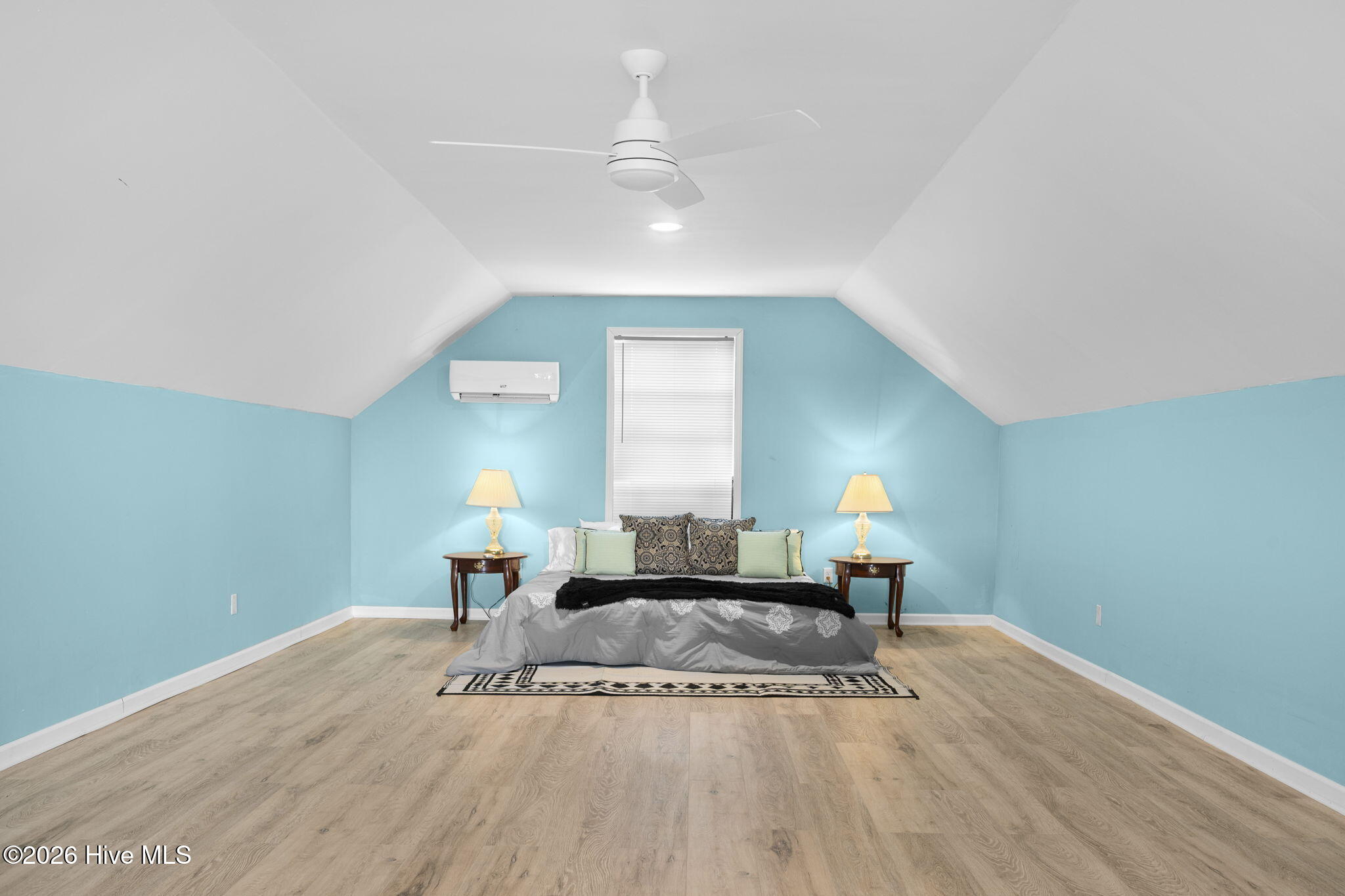 100550759 | Photo 30