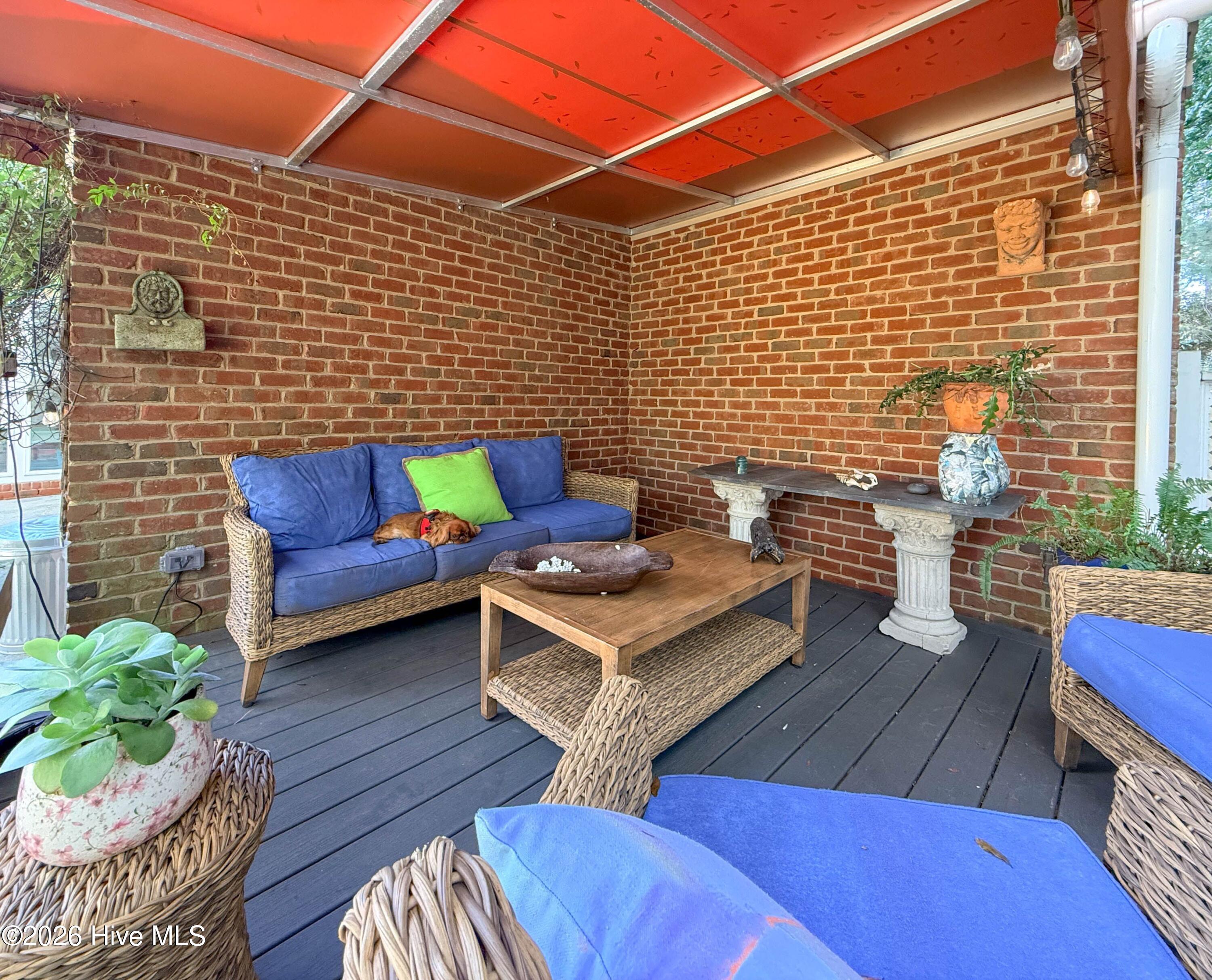 100559415 | Photo 87