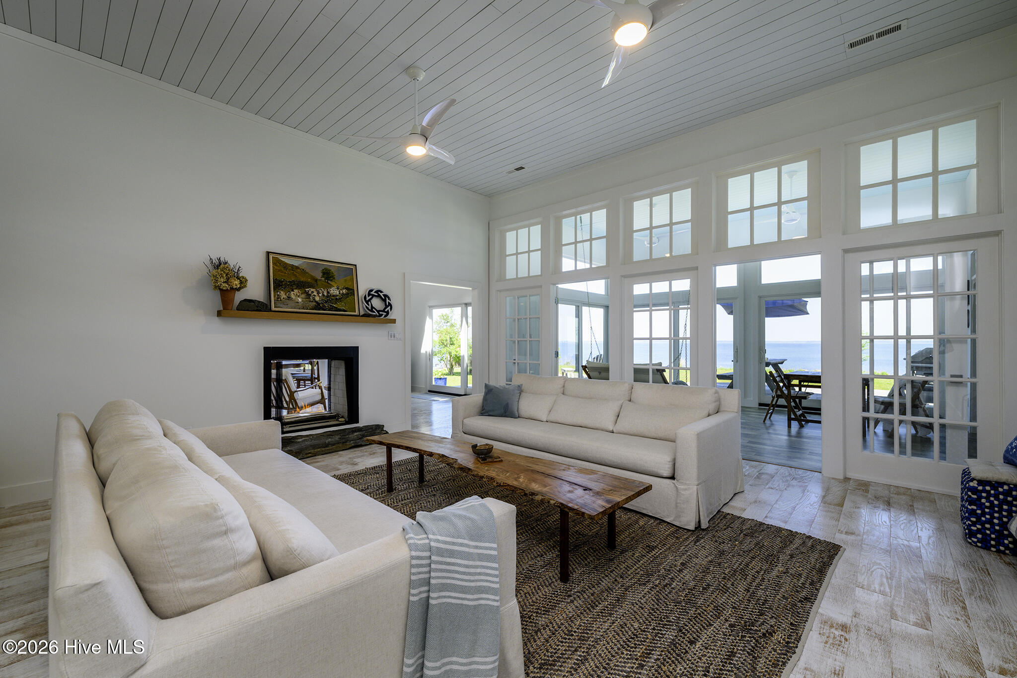 12' Ceilings Allow Natural Light