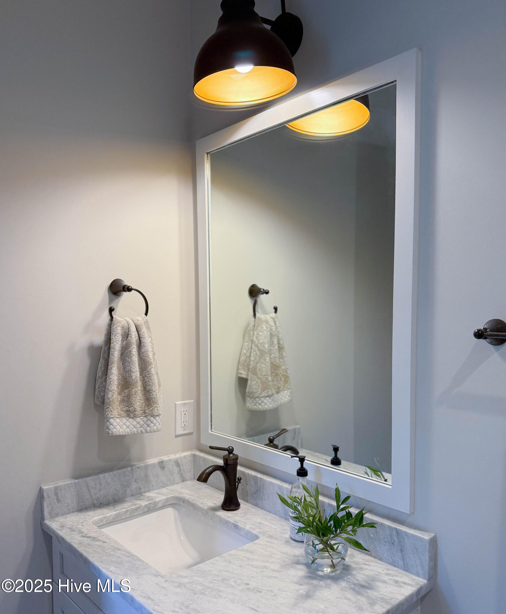 100556308 | Photo 88