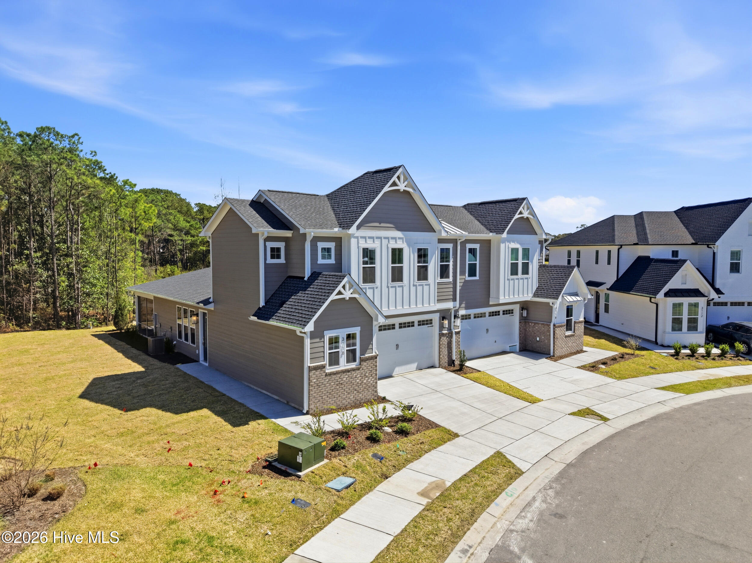 100561553 | Photo 36