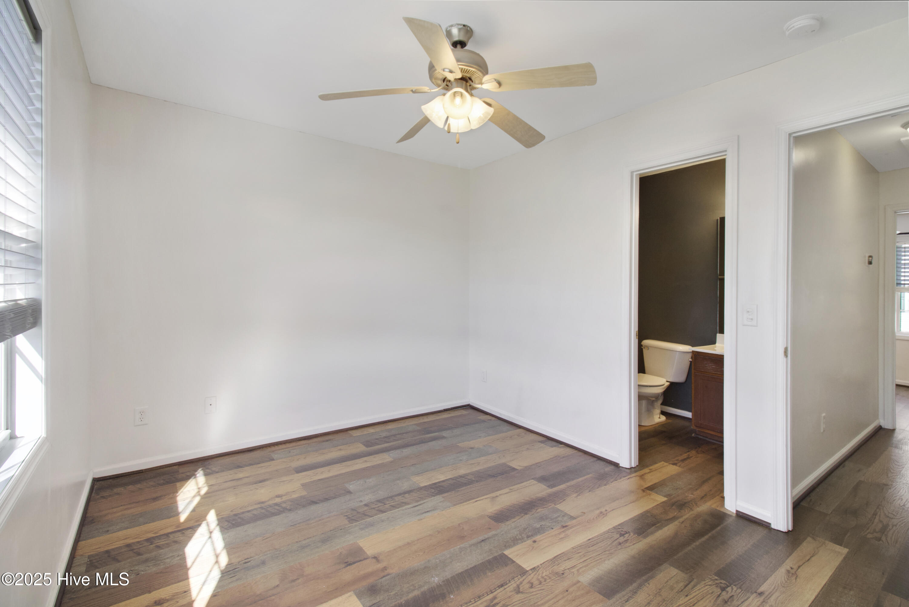 100535024 | Photo 14