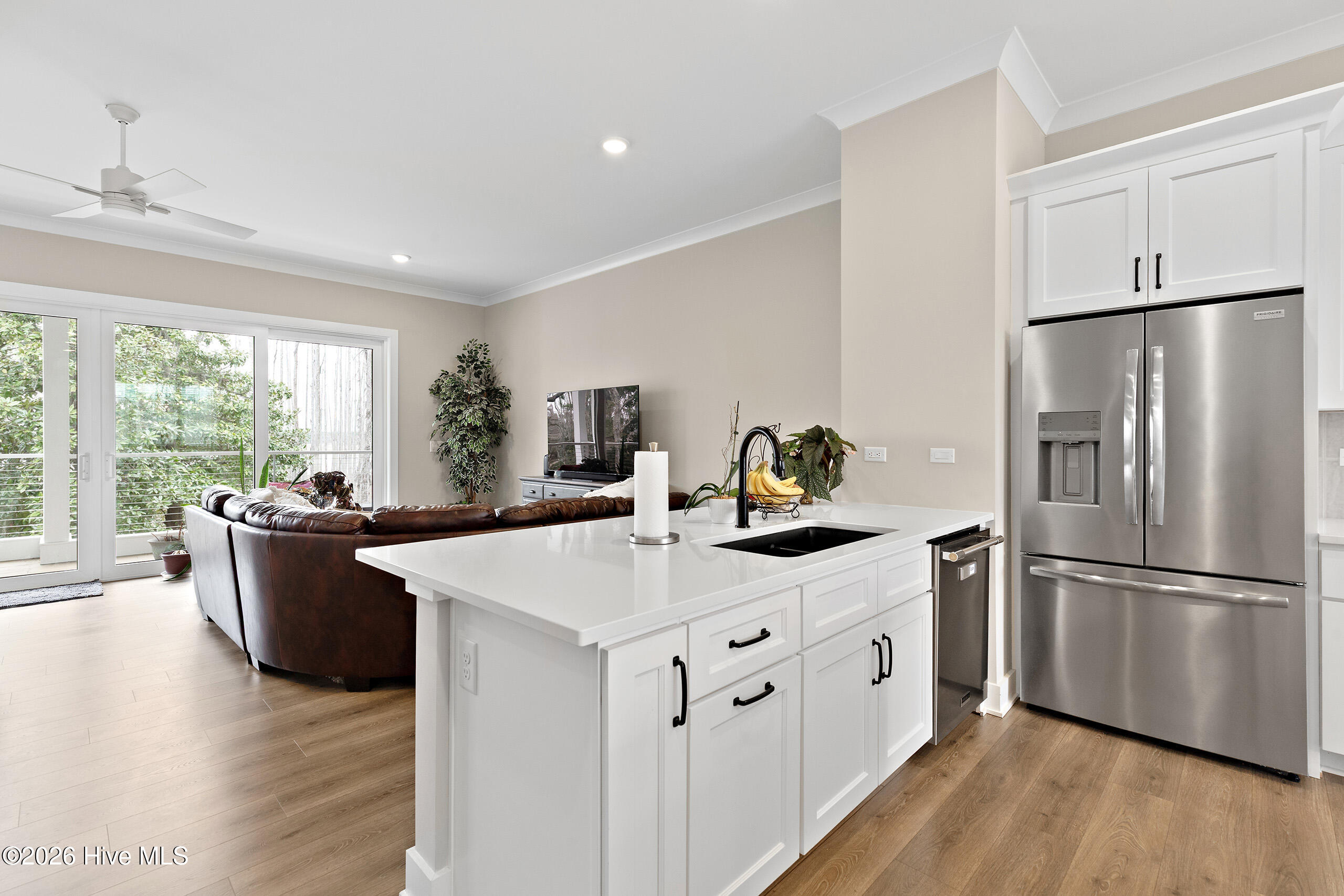 100563450 | Photo 21