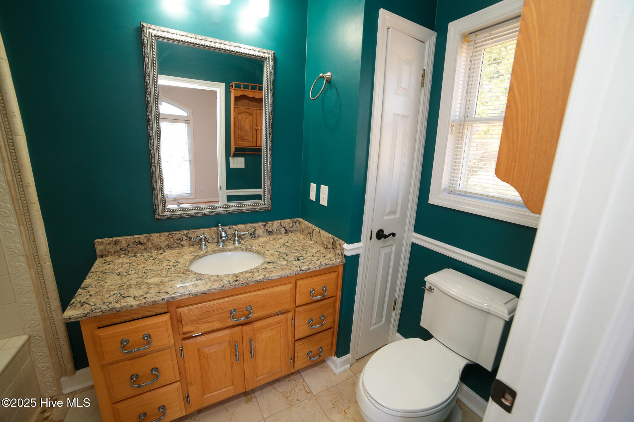 100546342 | Photo 84