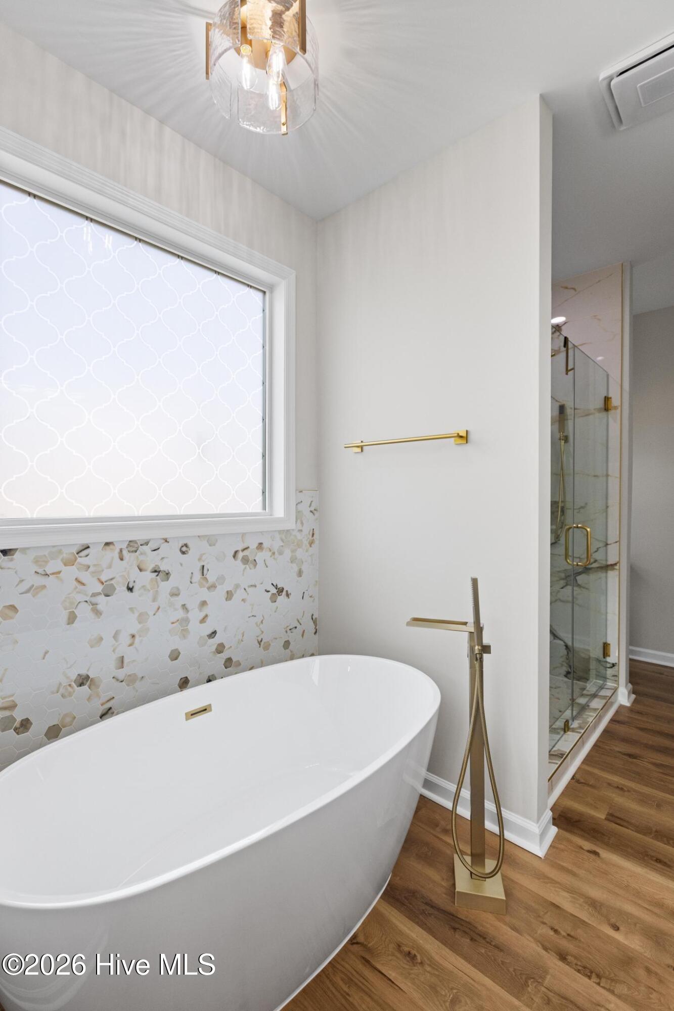 100524843 | Photo 27