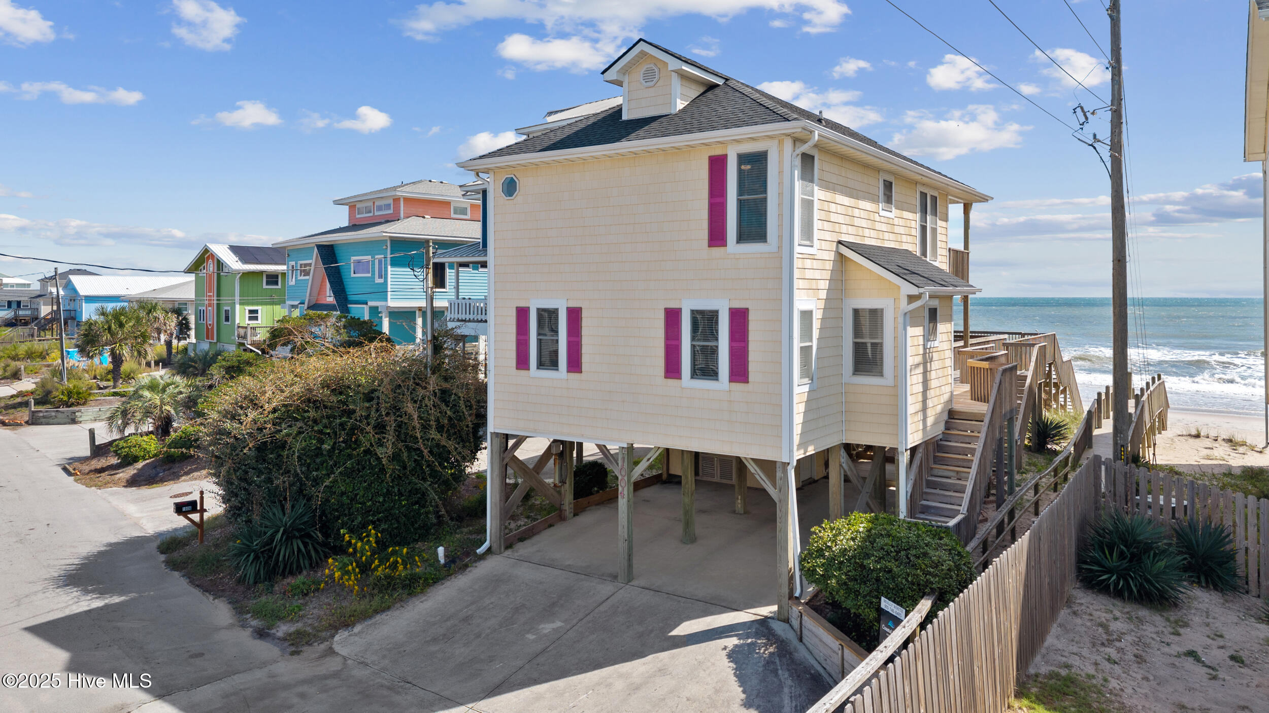 100535212 | Photo 46