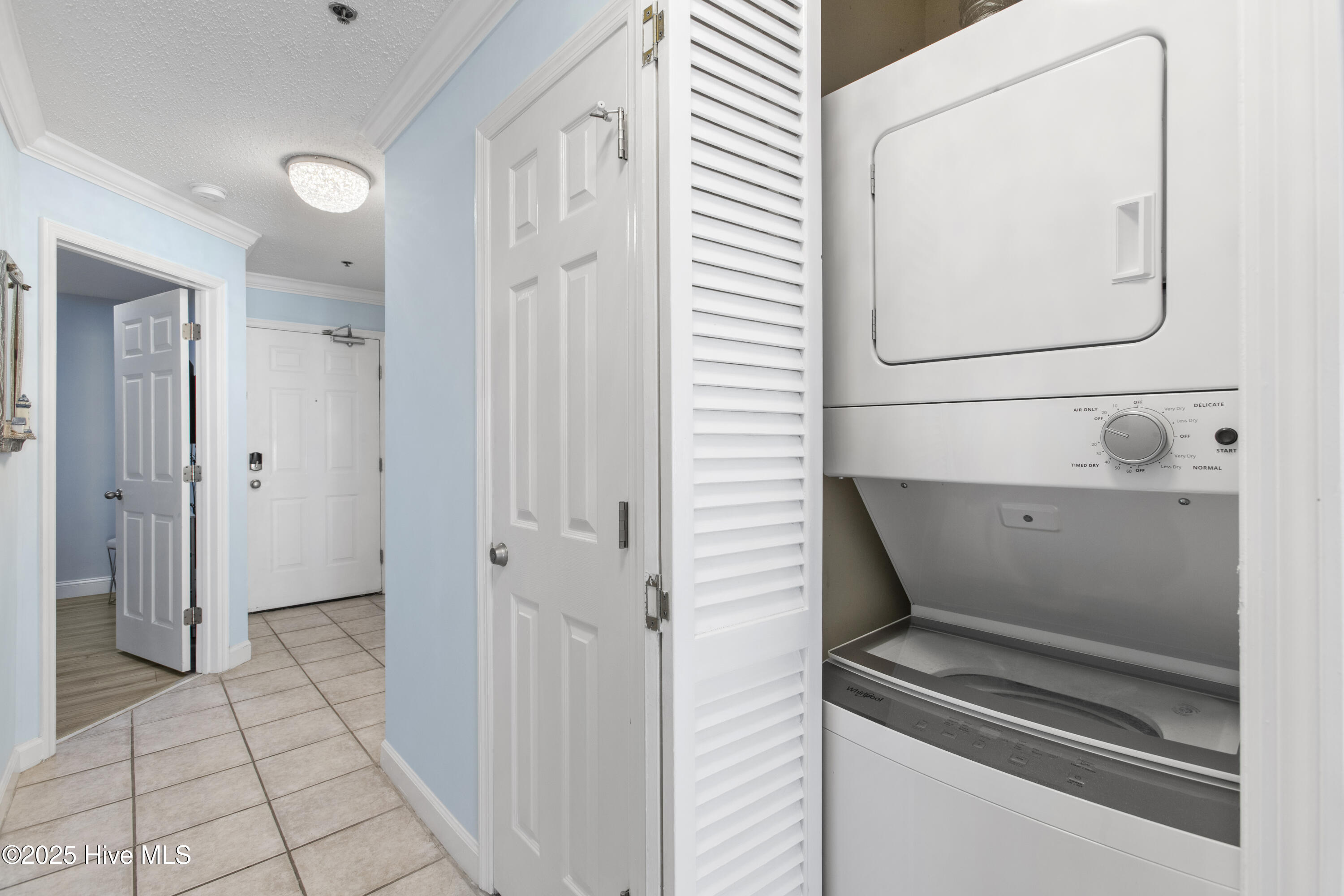 100540014 | Photo 11