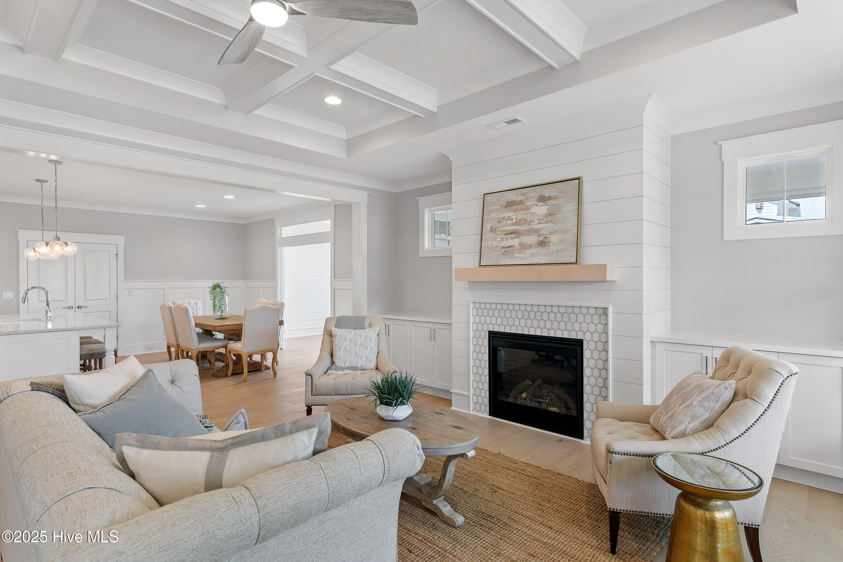 100471087 | Photo 16