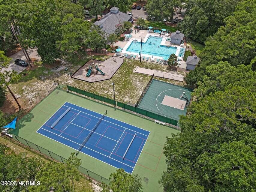 100542937 | Photo 12