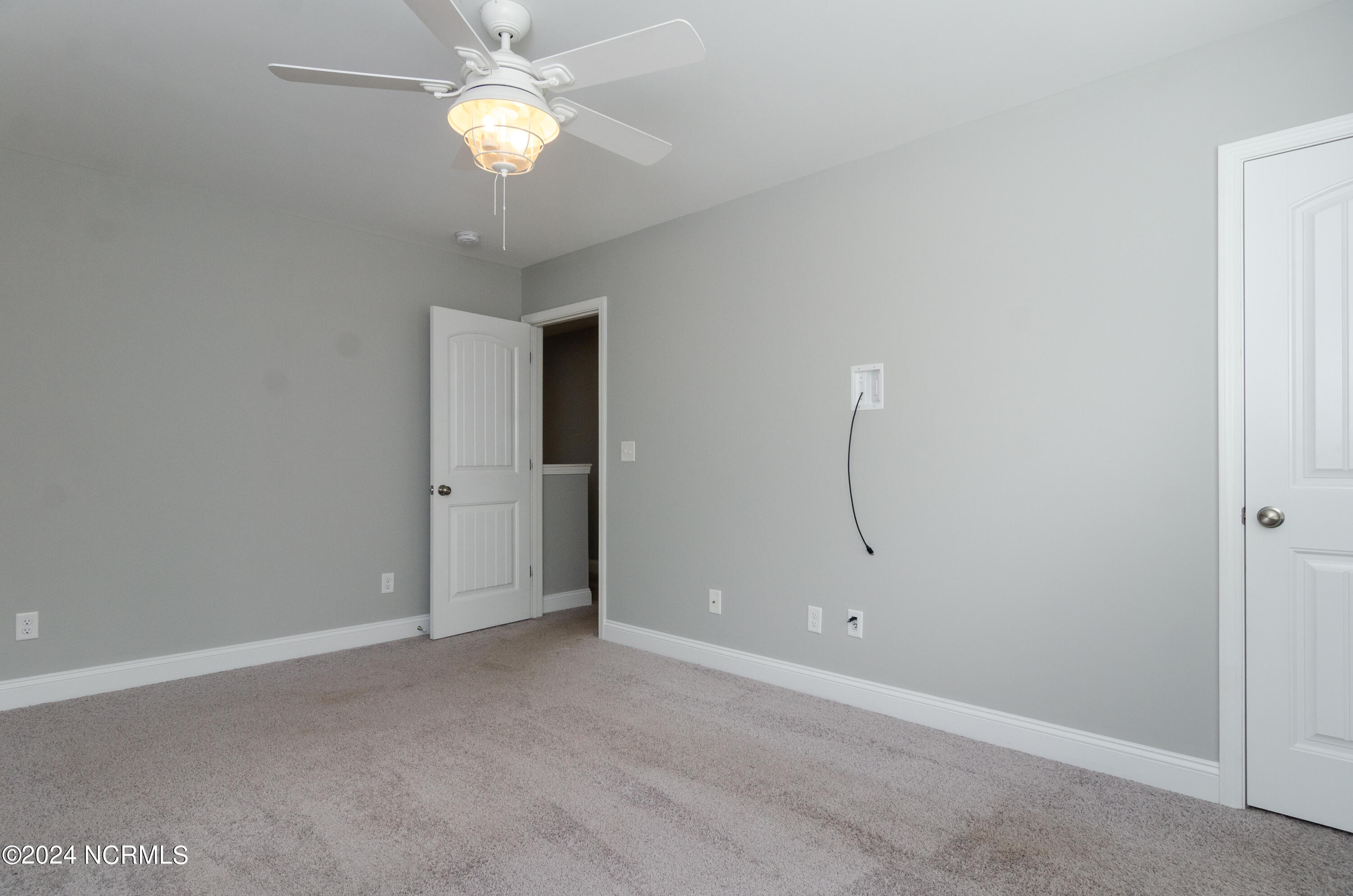 100547679 | Photo 29