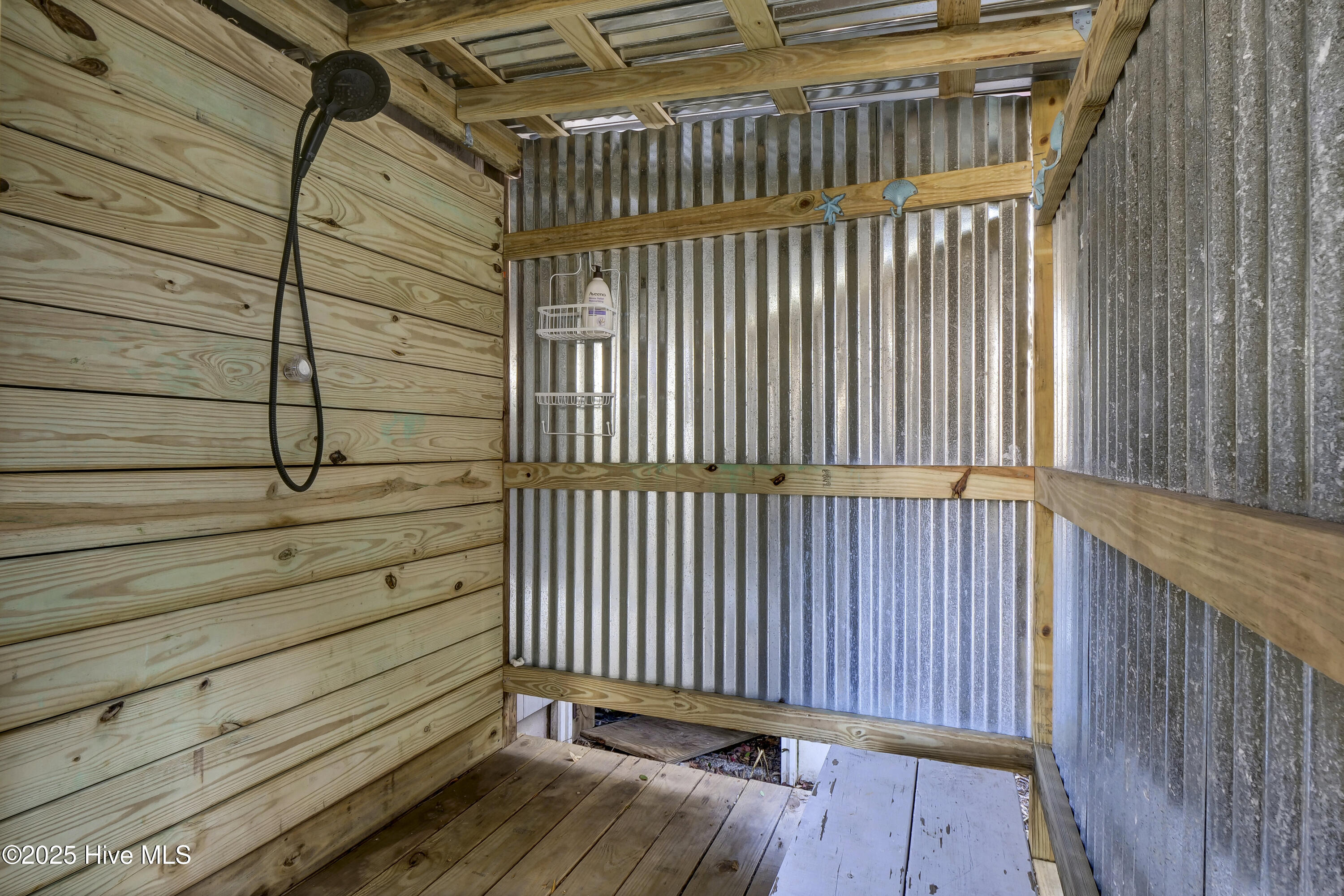 100537490 | Photo 46