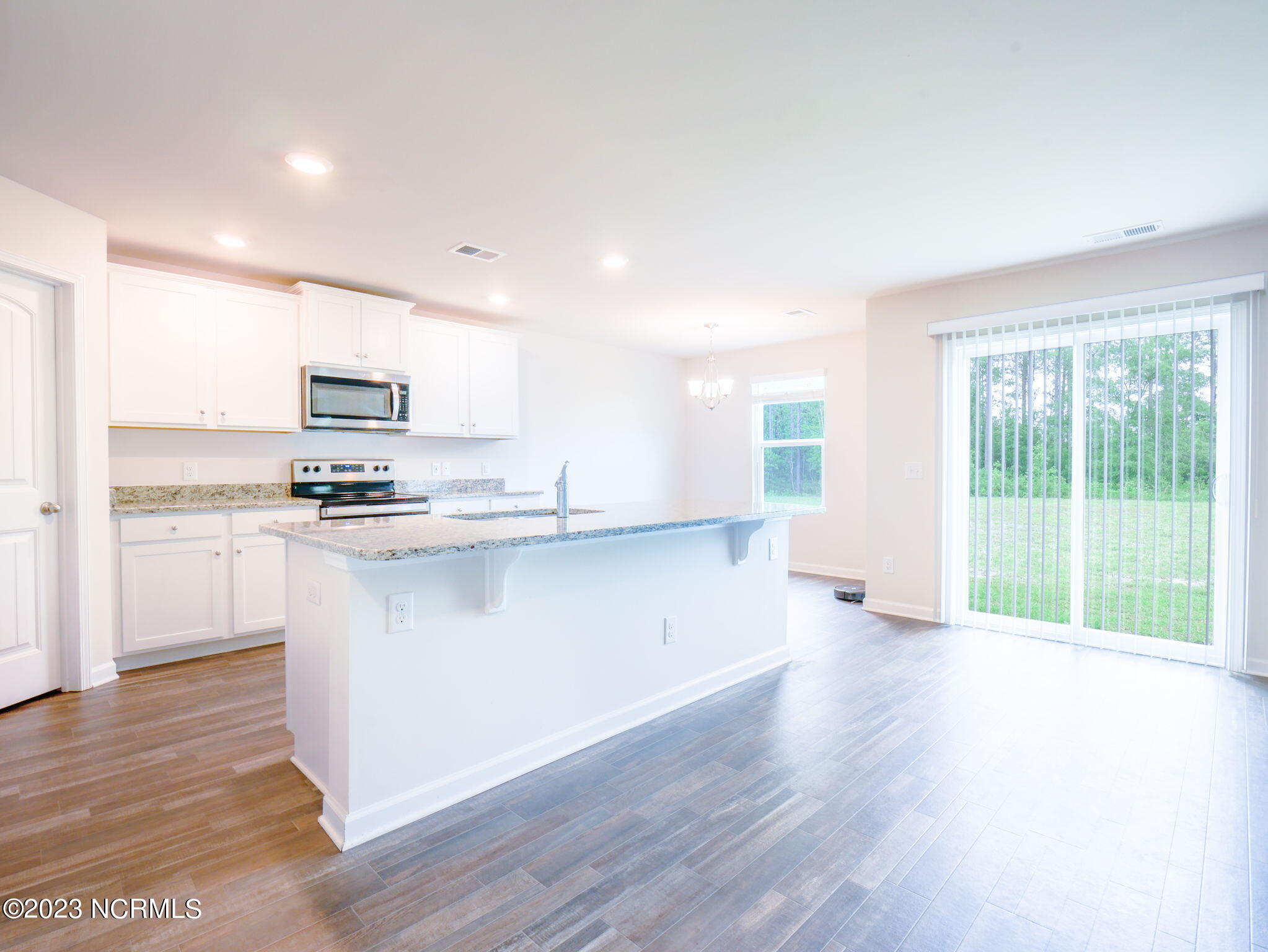 100539301 | Photo 18