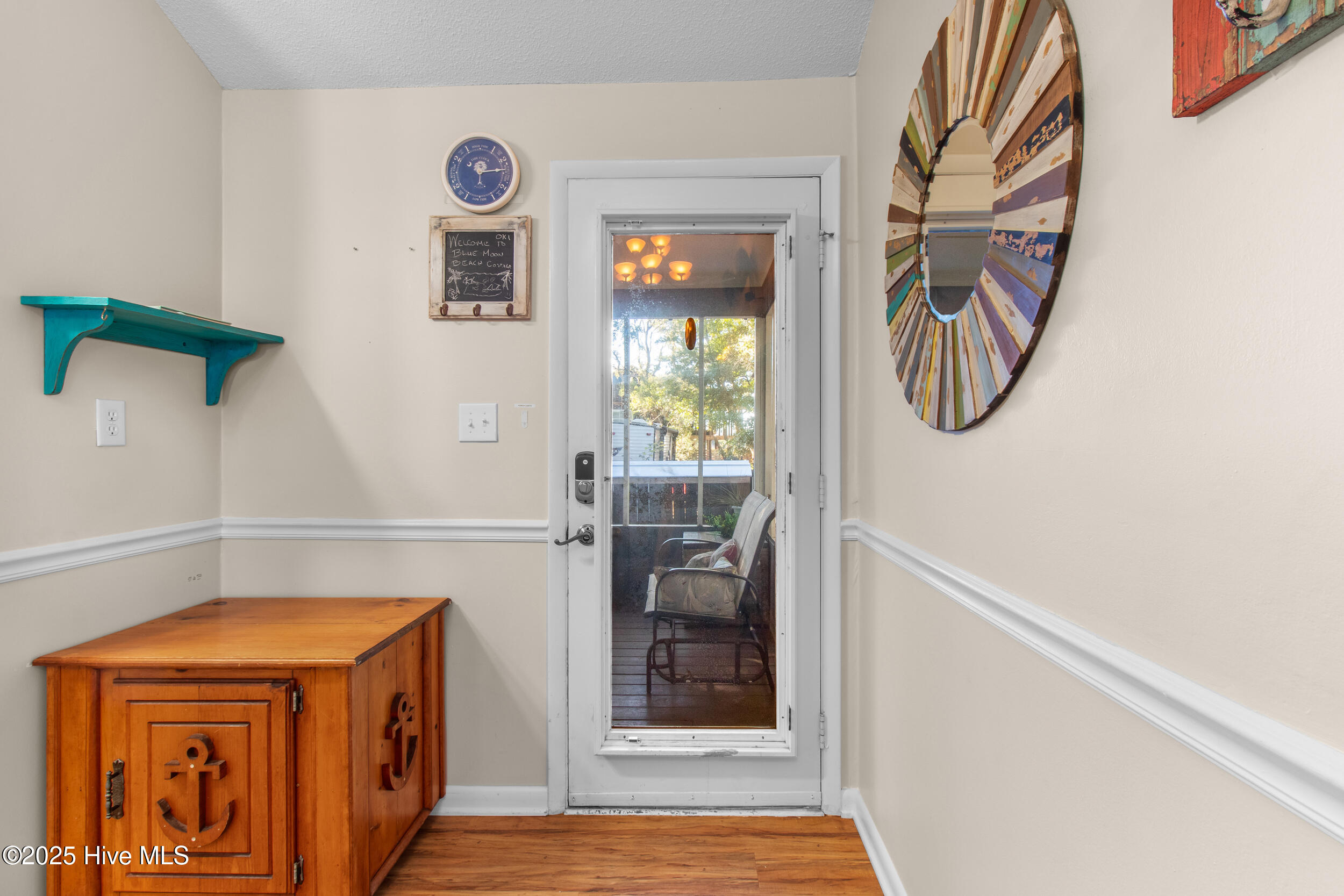 100541020 | Photo 14