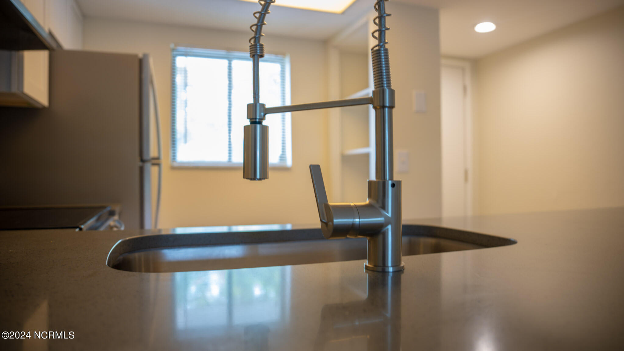 100537460 | Photo 12