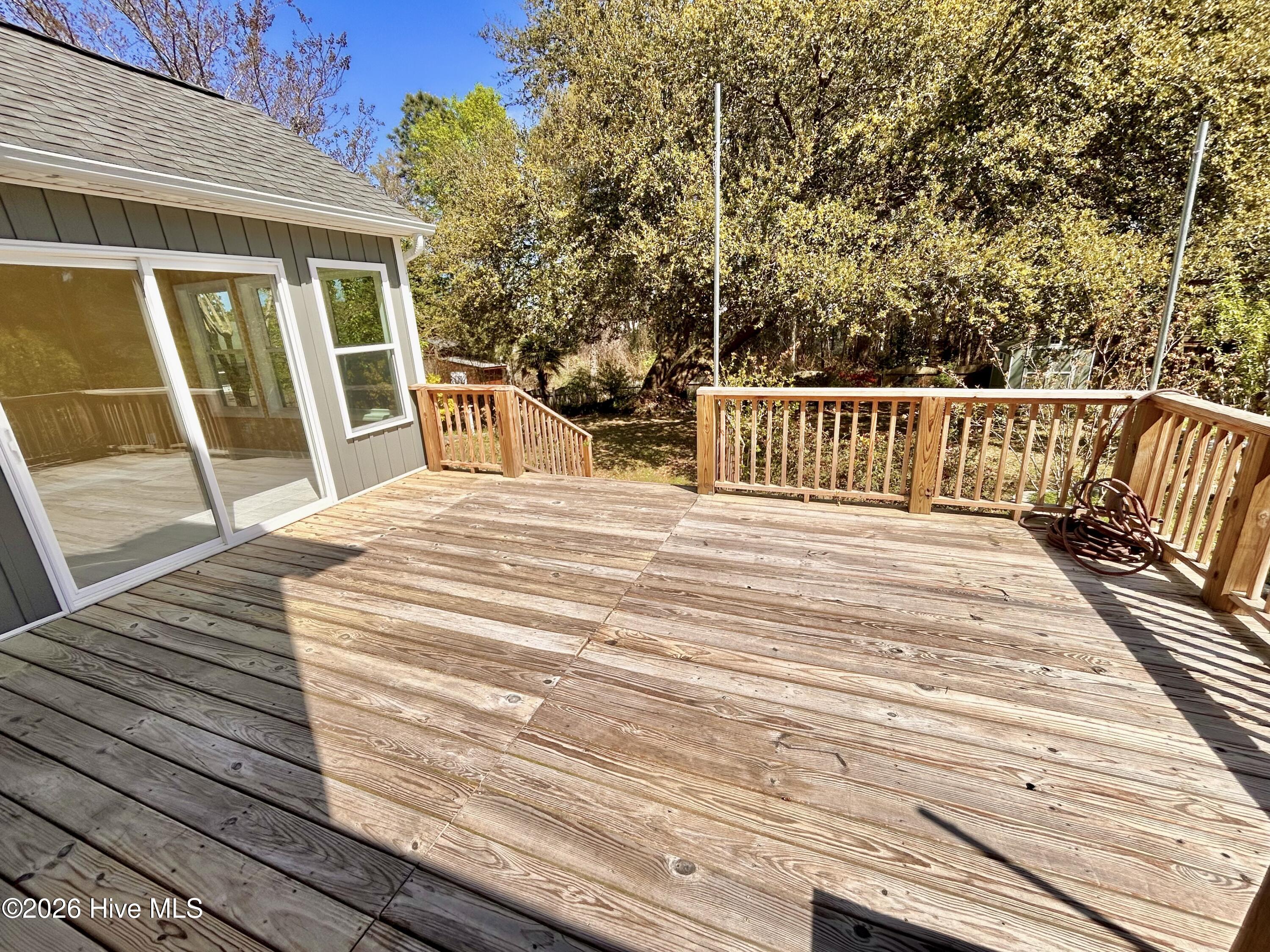 100564341 | Photo 45