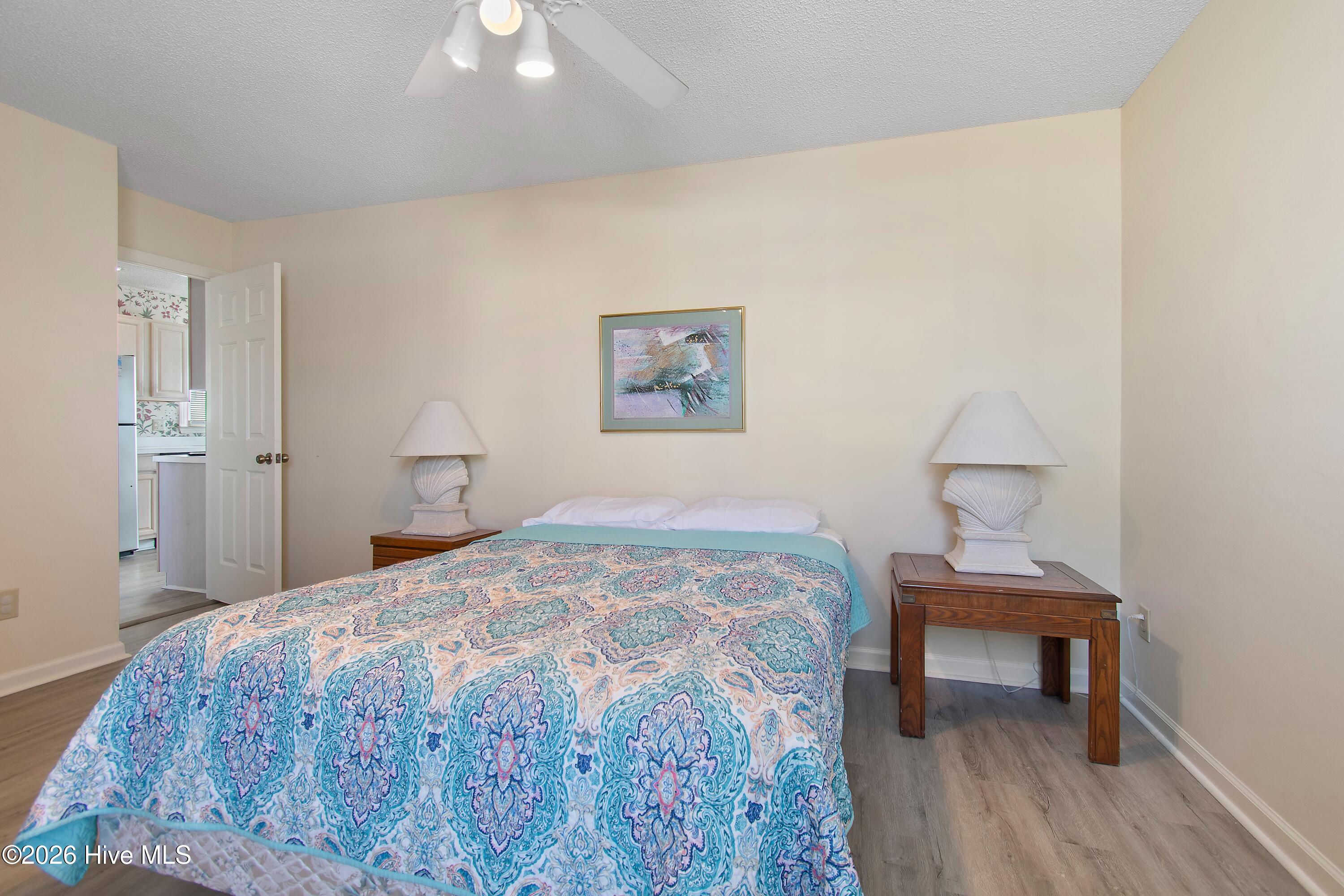 100558729 | Photo 36