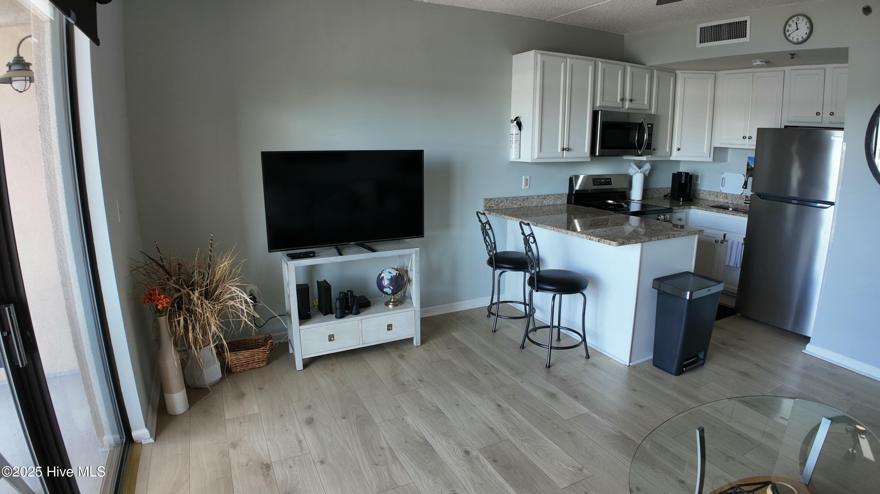 100500705 | Photo 15