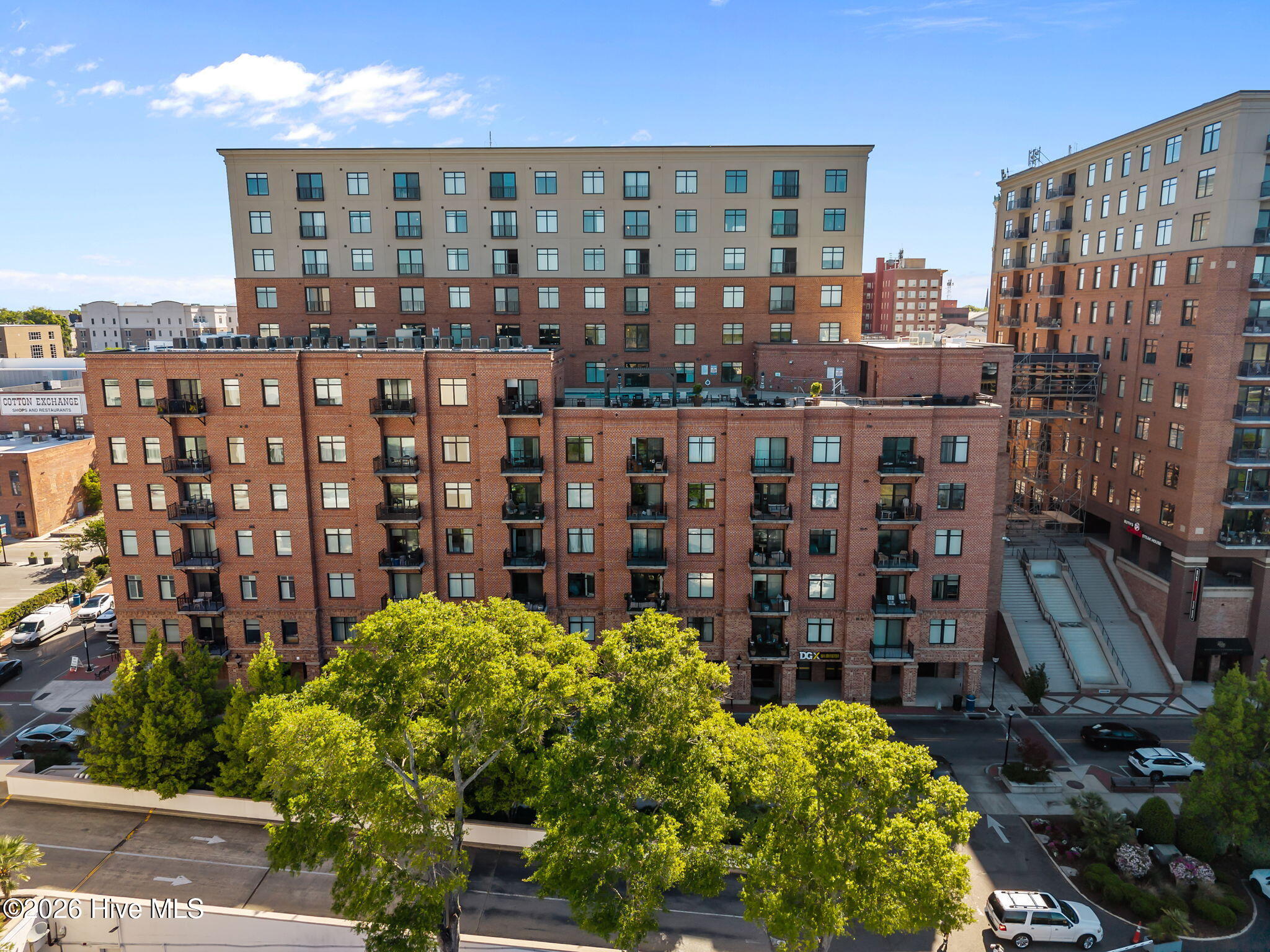 100565283 | Photo 66