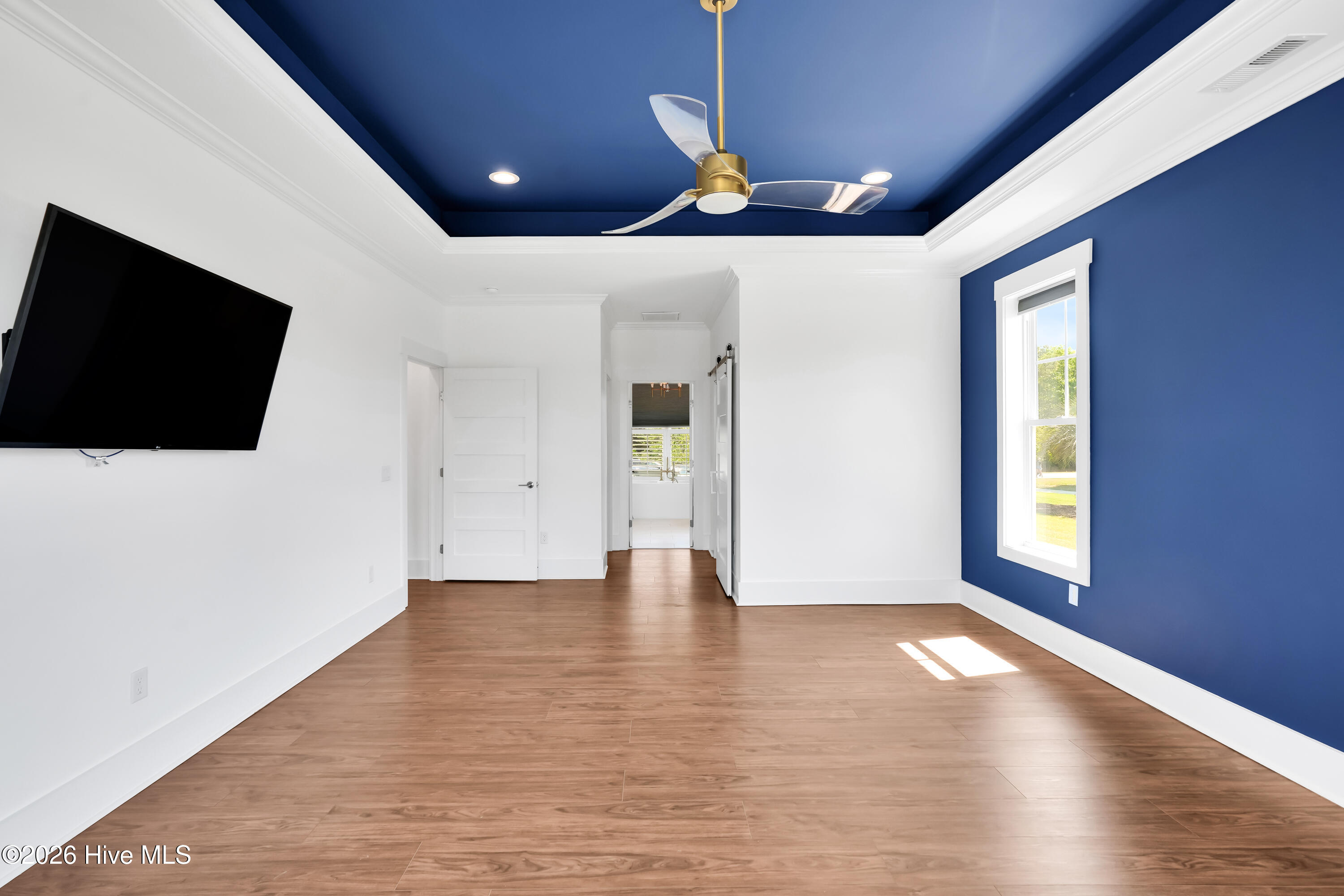 100567914 | Photo 27