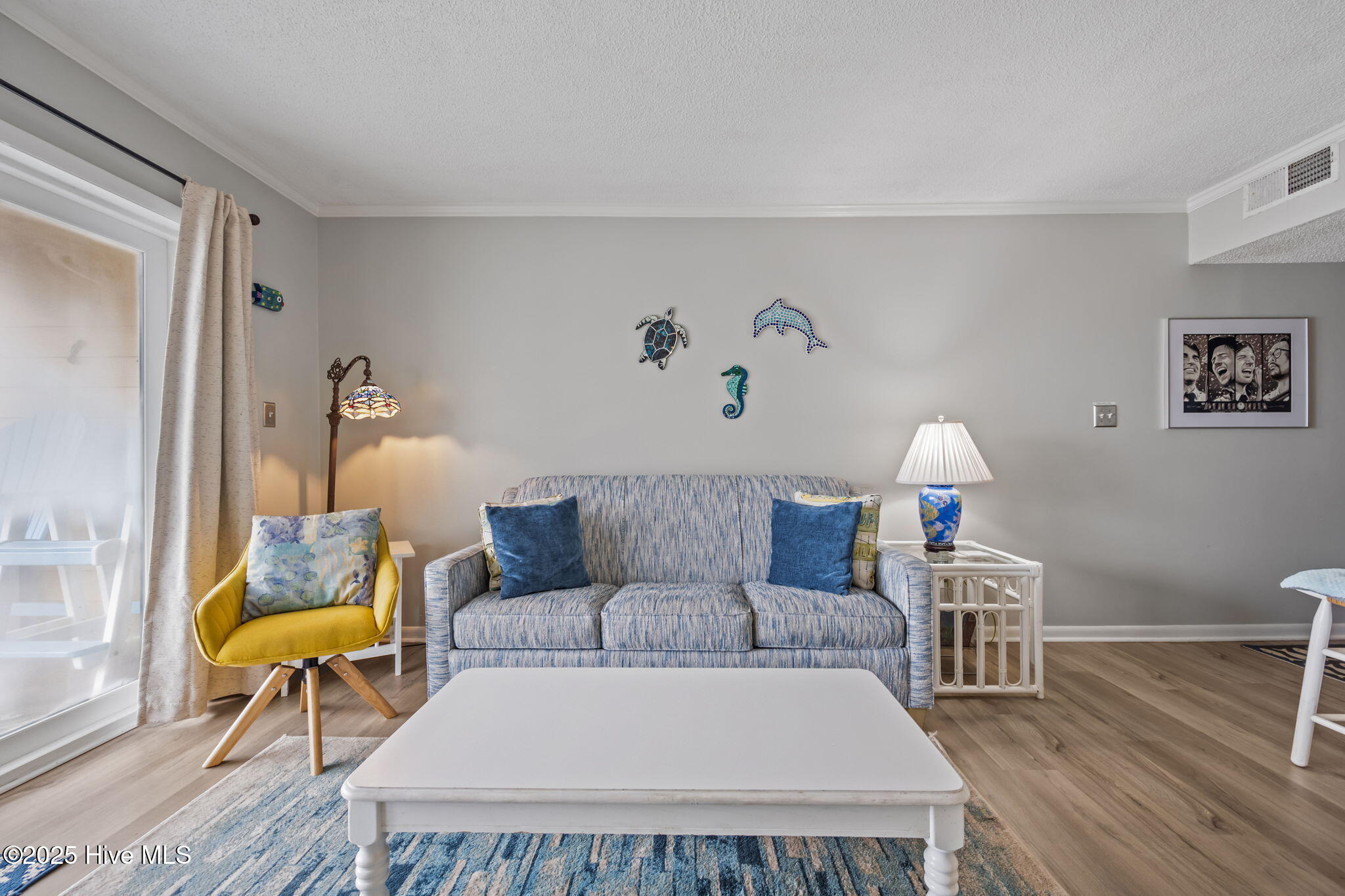 100537273 | Photo 11