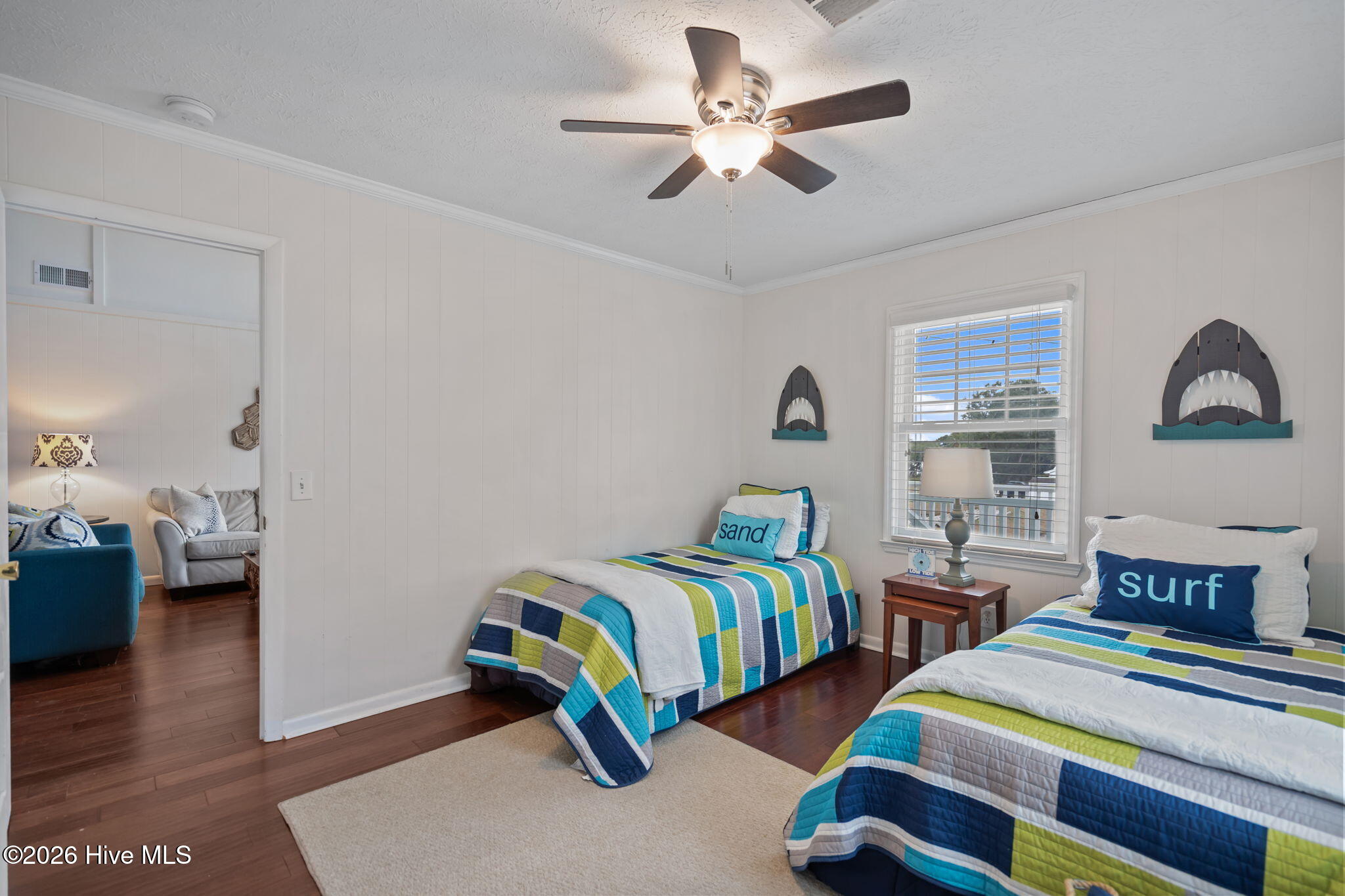 100543033 | Photo 31