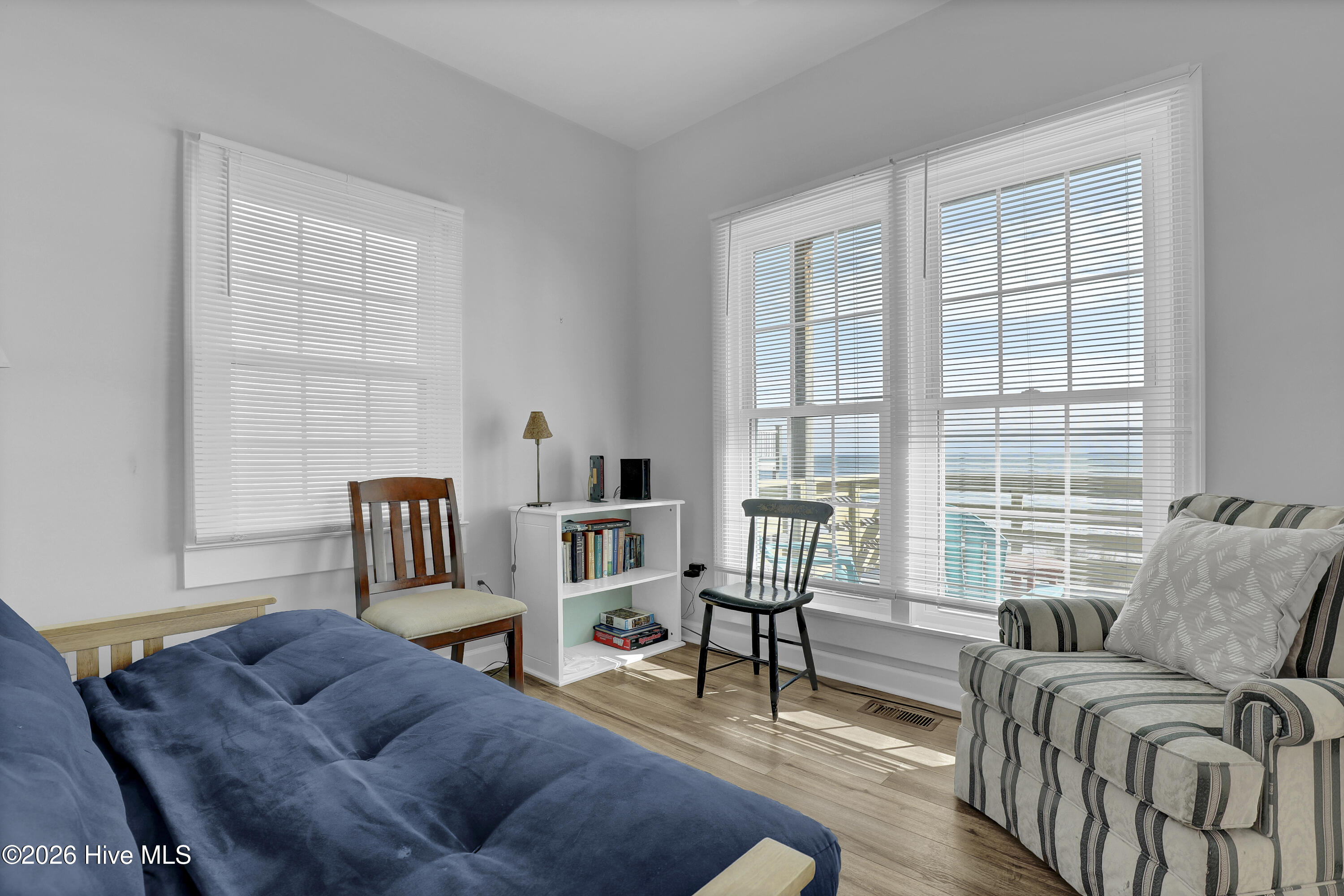 100551936 | Photo 58