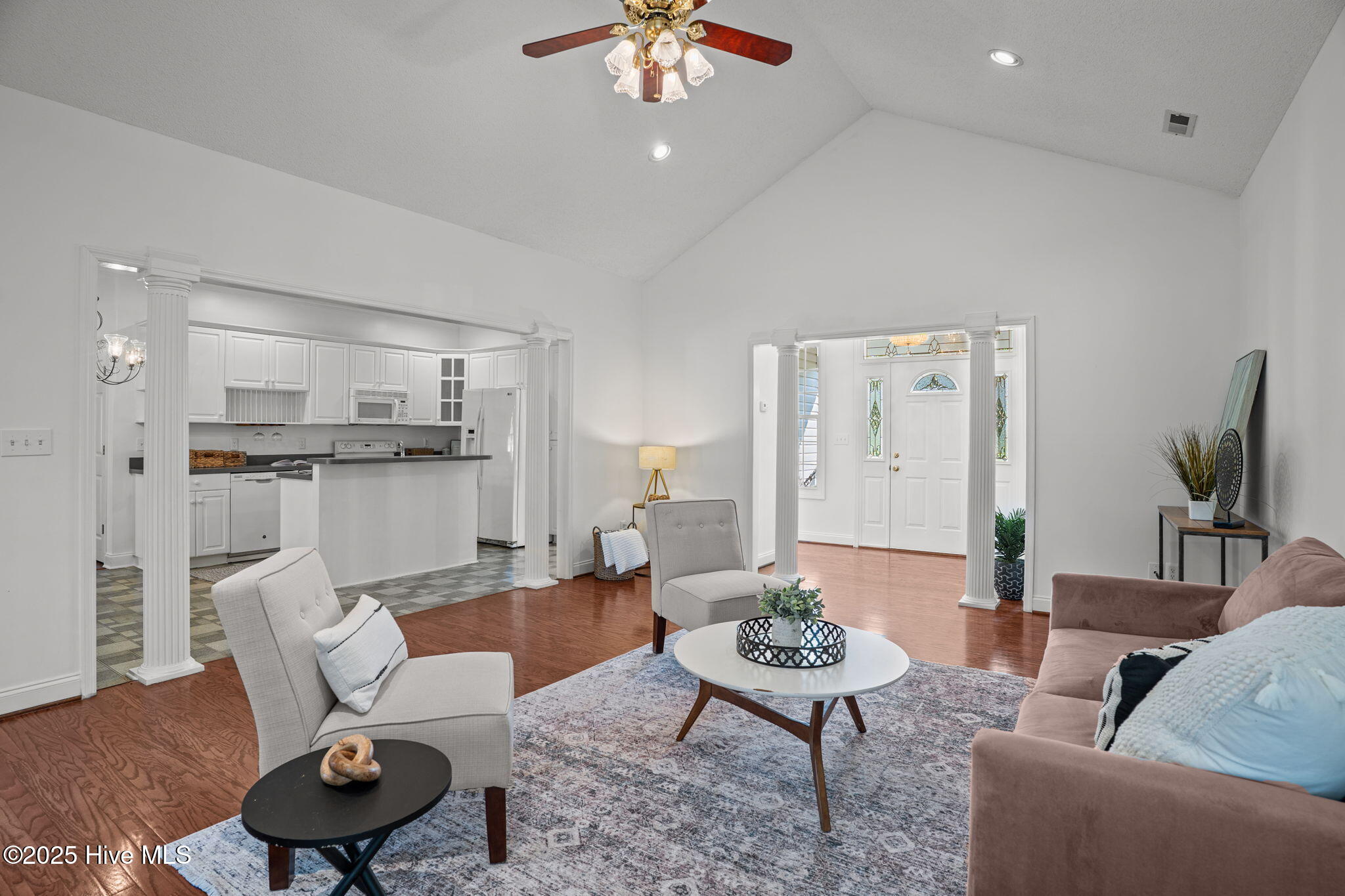 100511511 | Photo 11