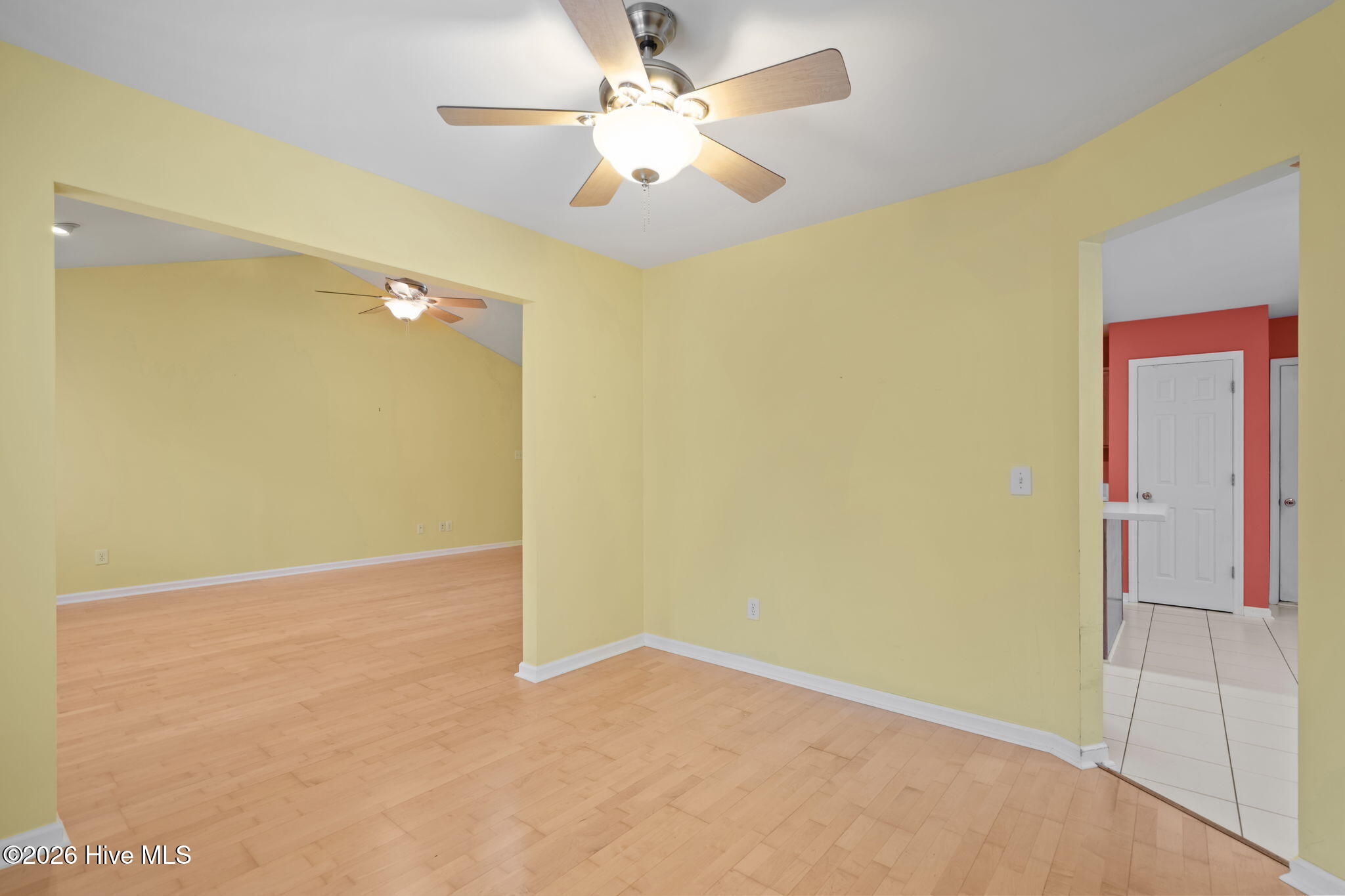 100560149 | Photo 11