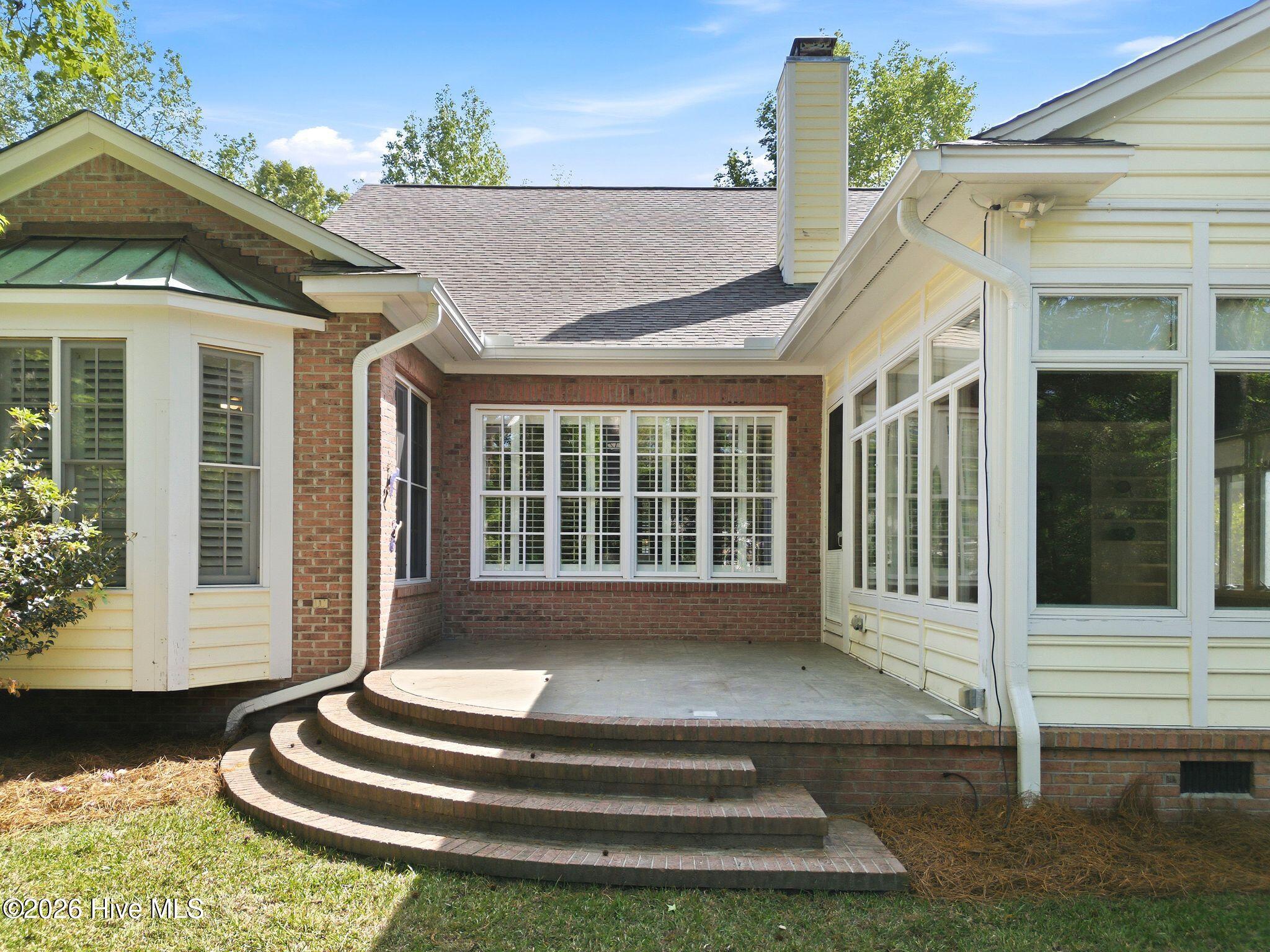 100567139 | Photo 48