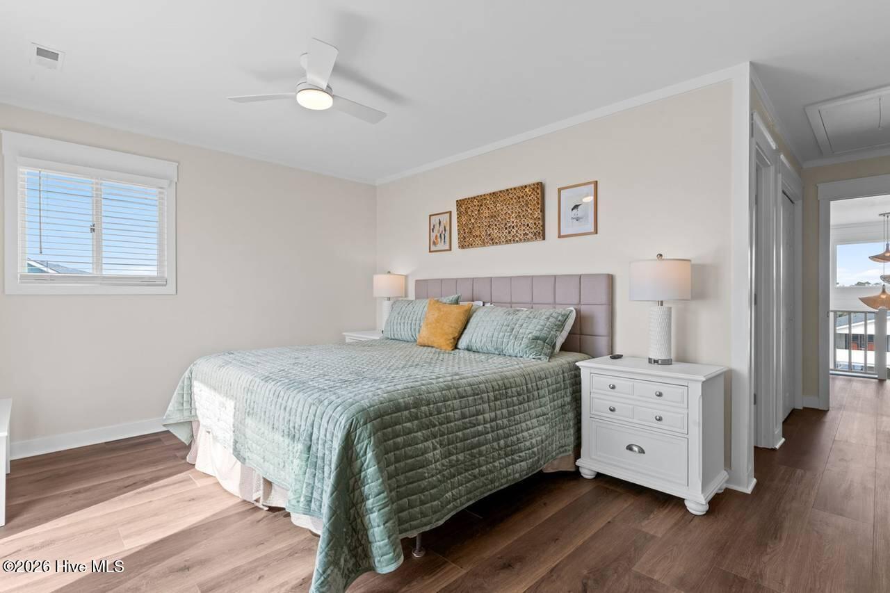 100556593 | Photo 50