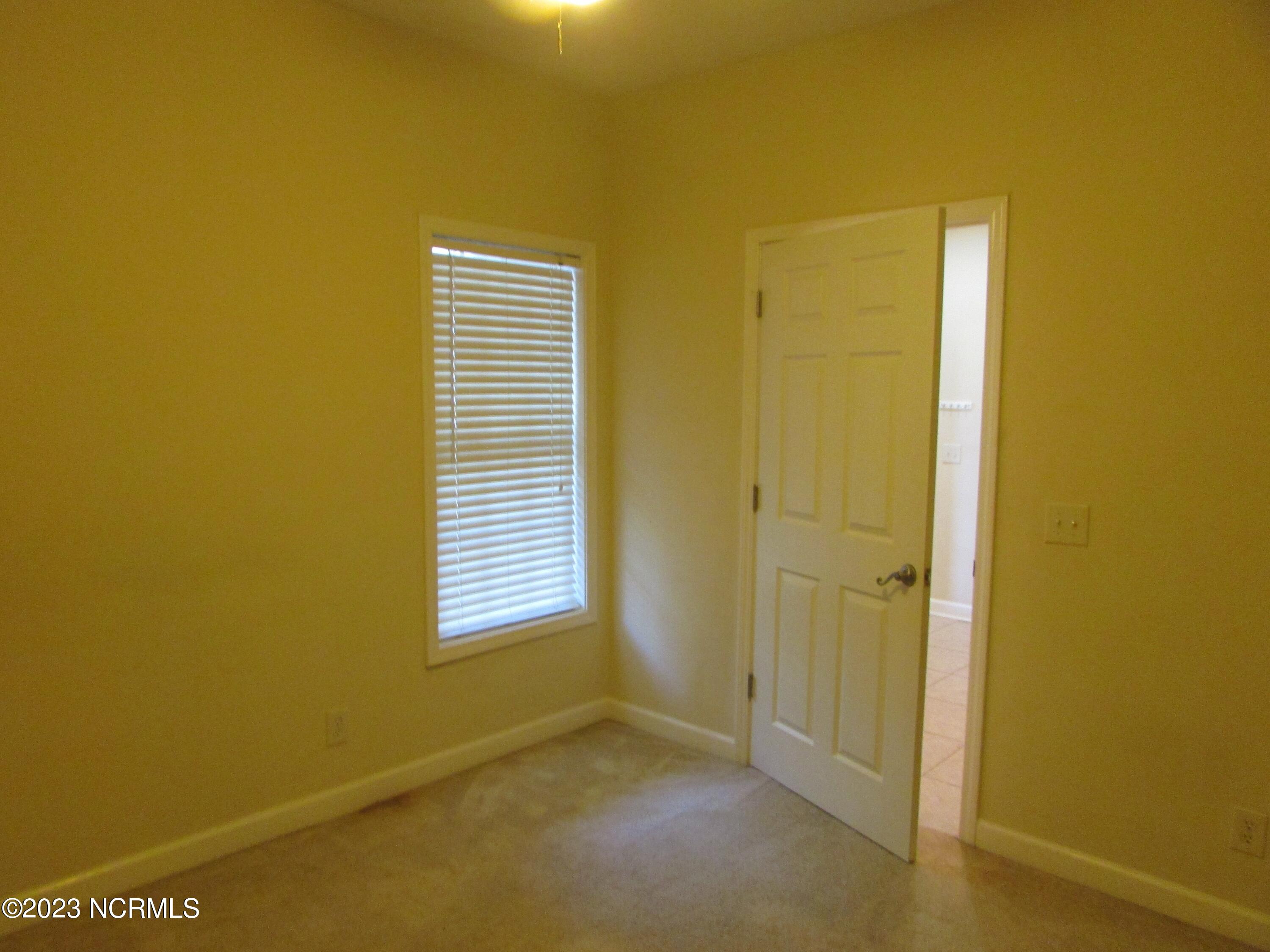 100560757 | Photo 16