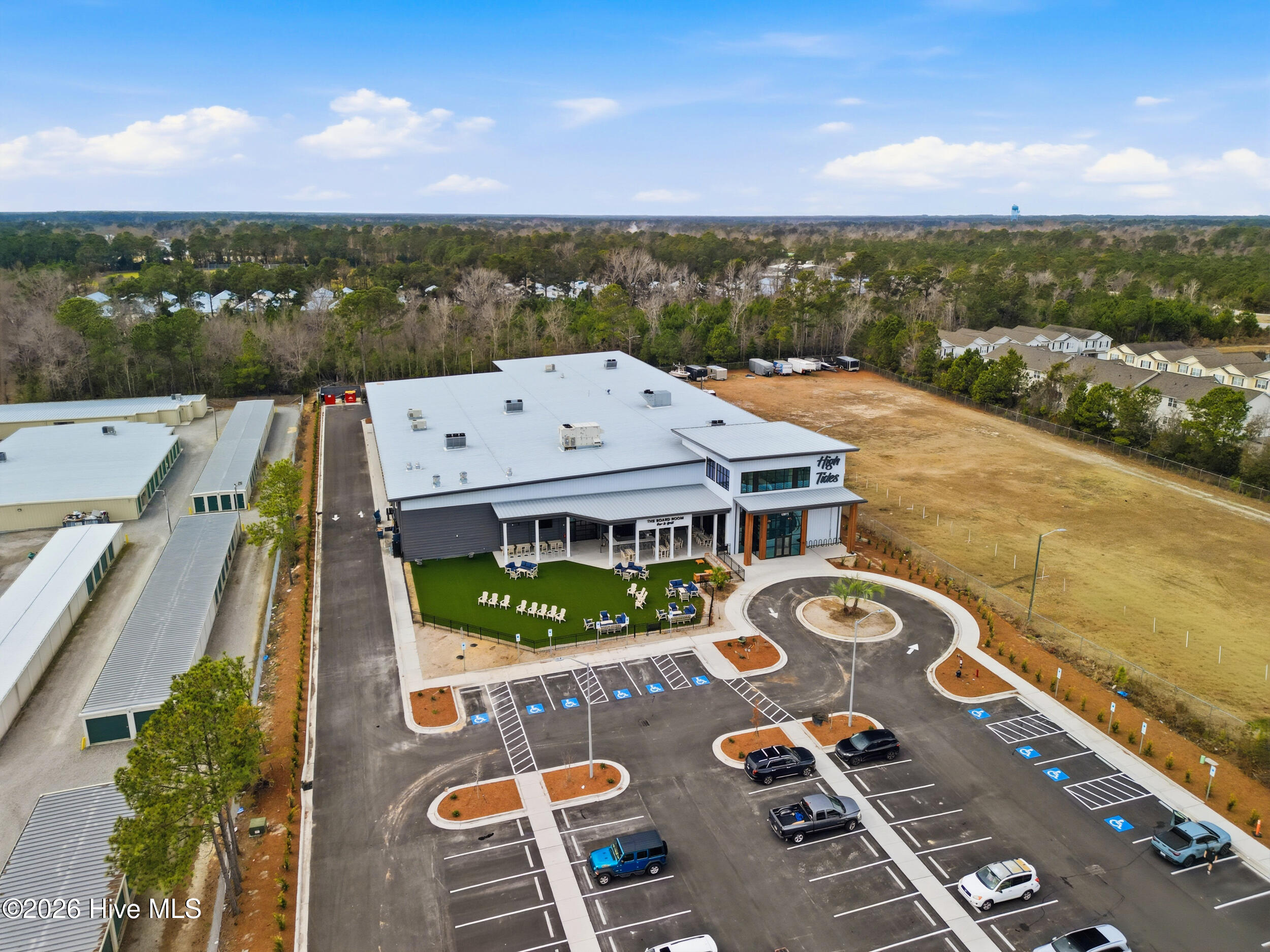 100555979 | Photo 75