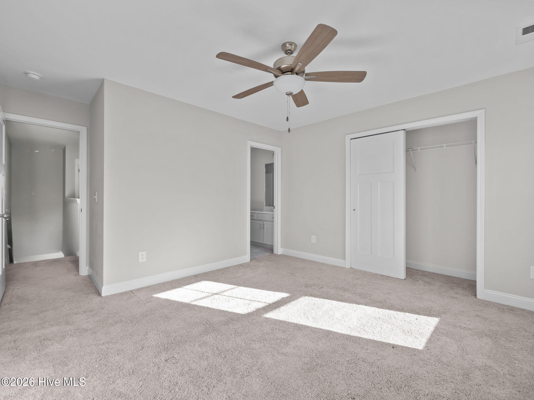 100555227 | Photo 21