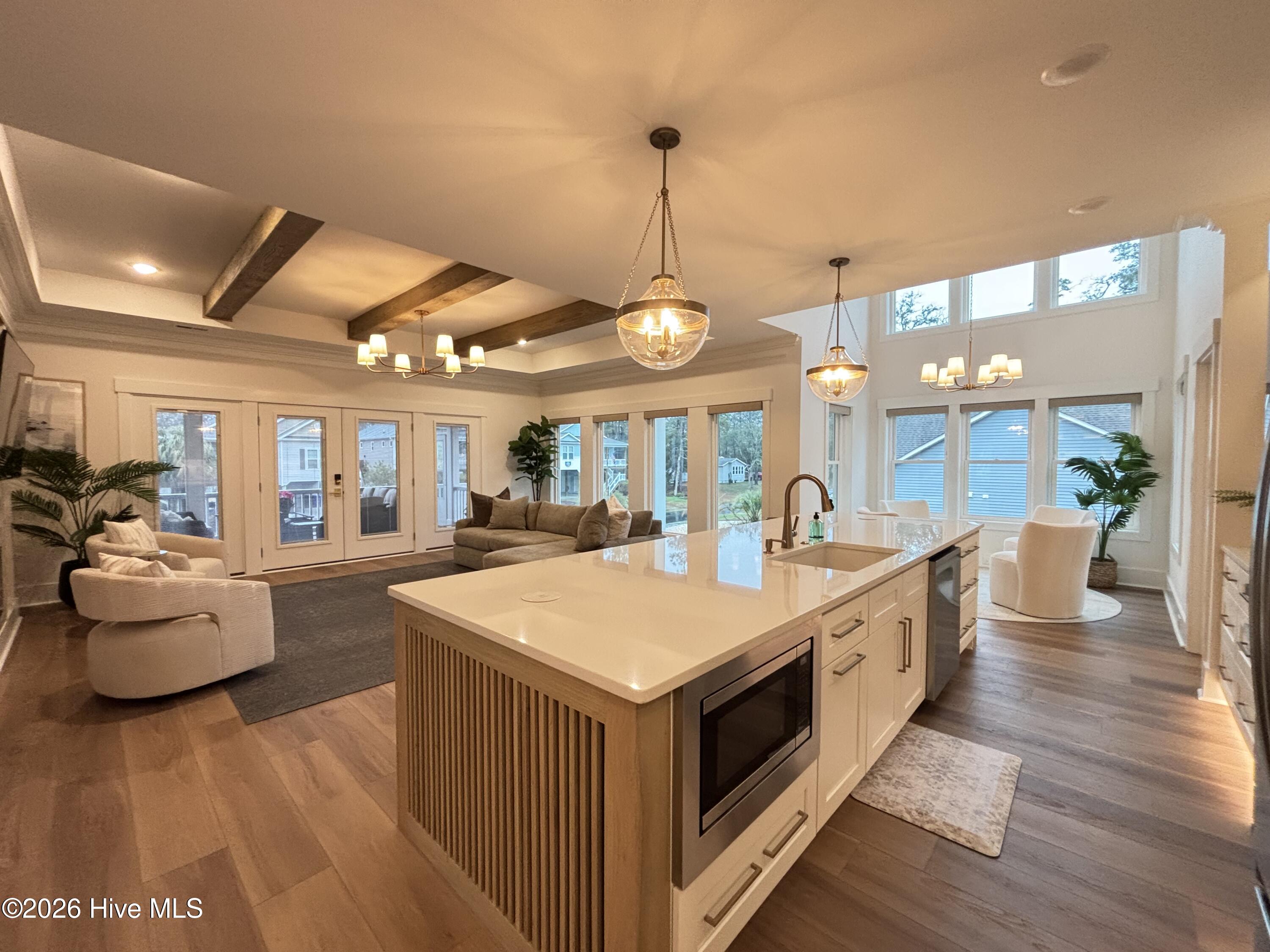 100516902 | Photo 73