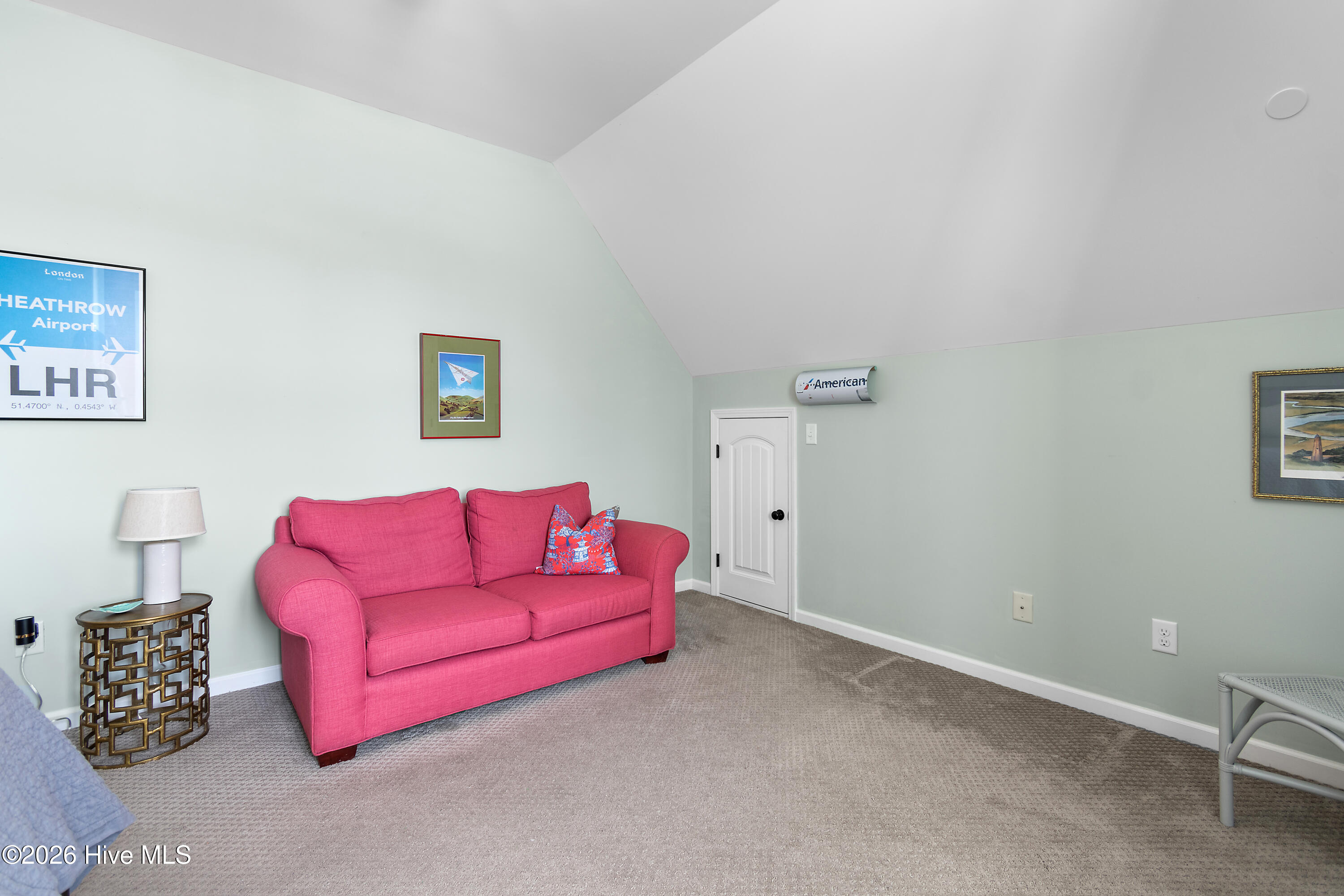 100566075 | Photo 38