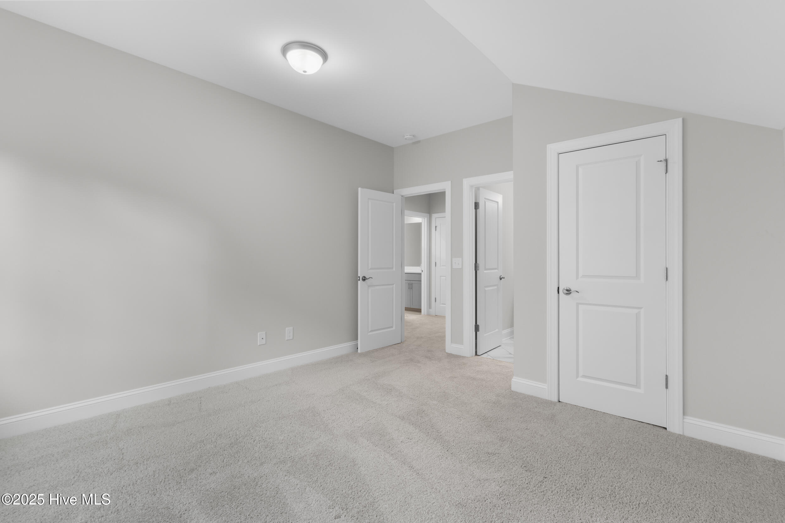 100561521 | Photo 29