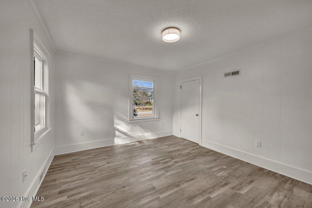 100549662 | Photo 19