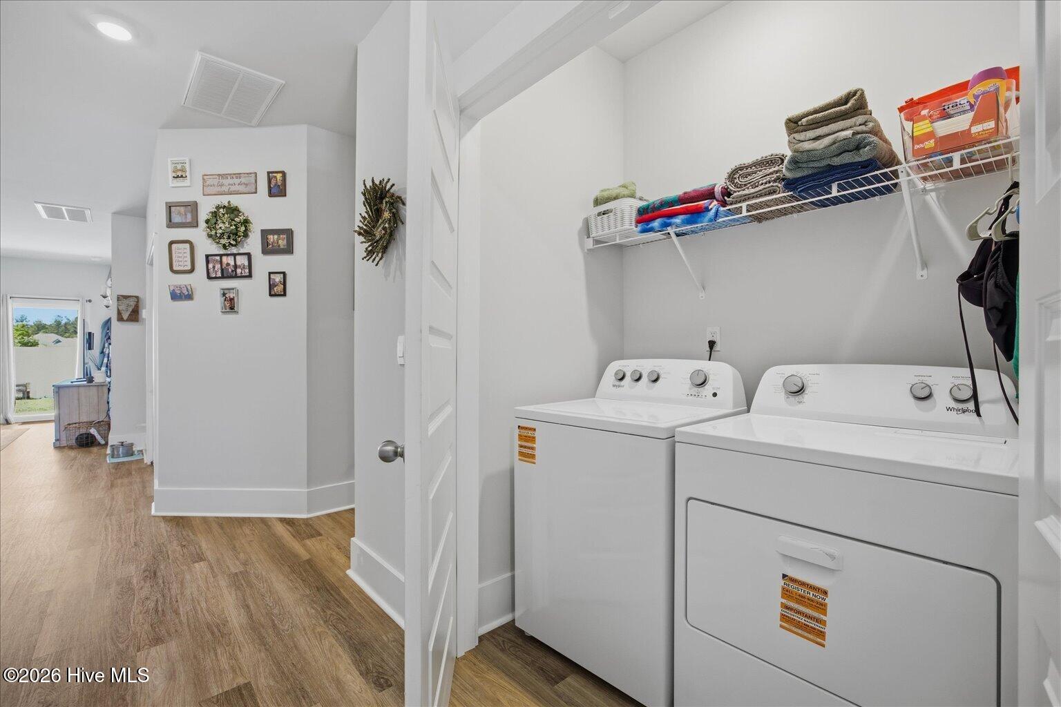 100568001 | Photo 14