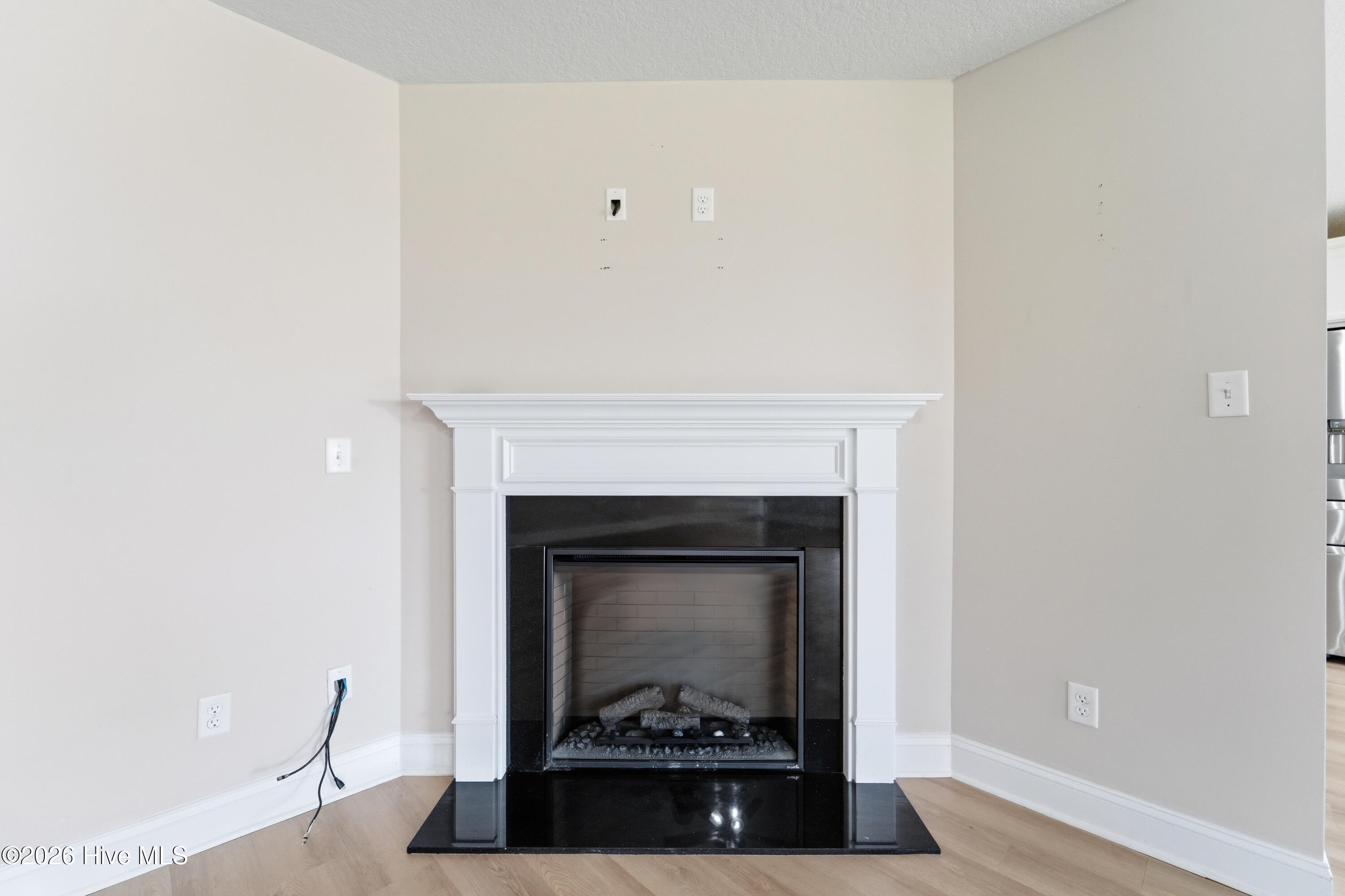 100570478 | Photo 11