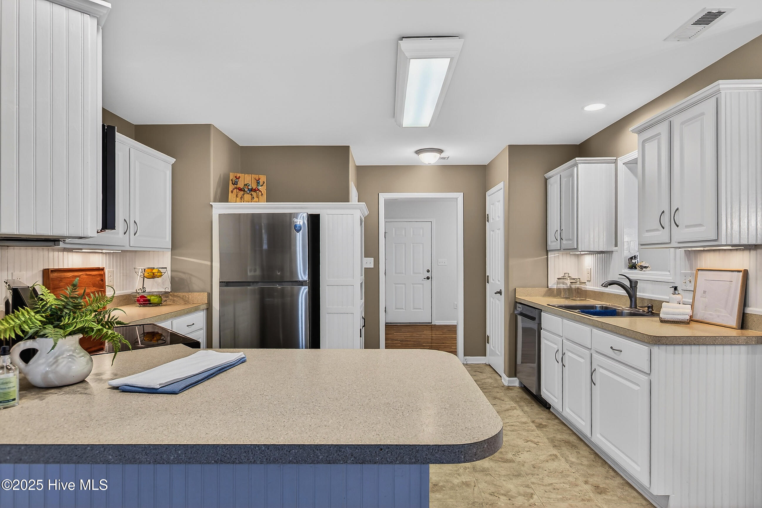 100546010 | Photo 14