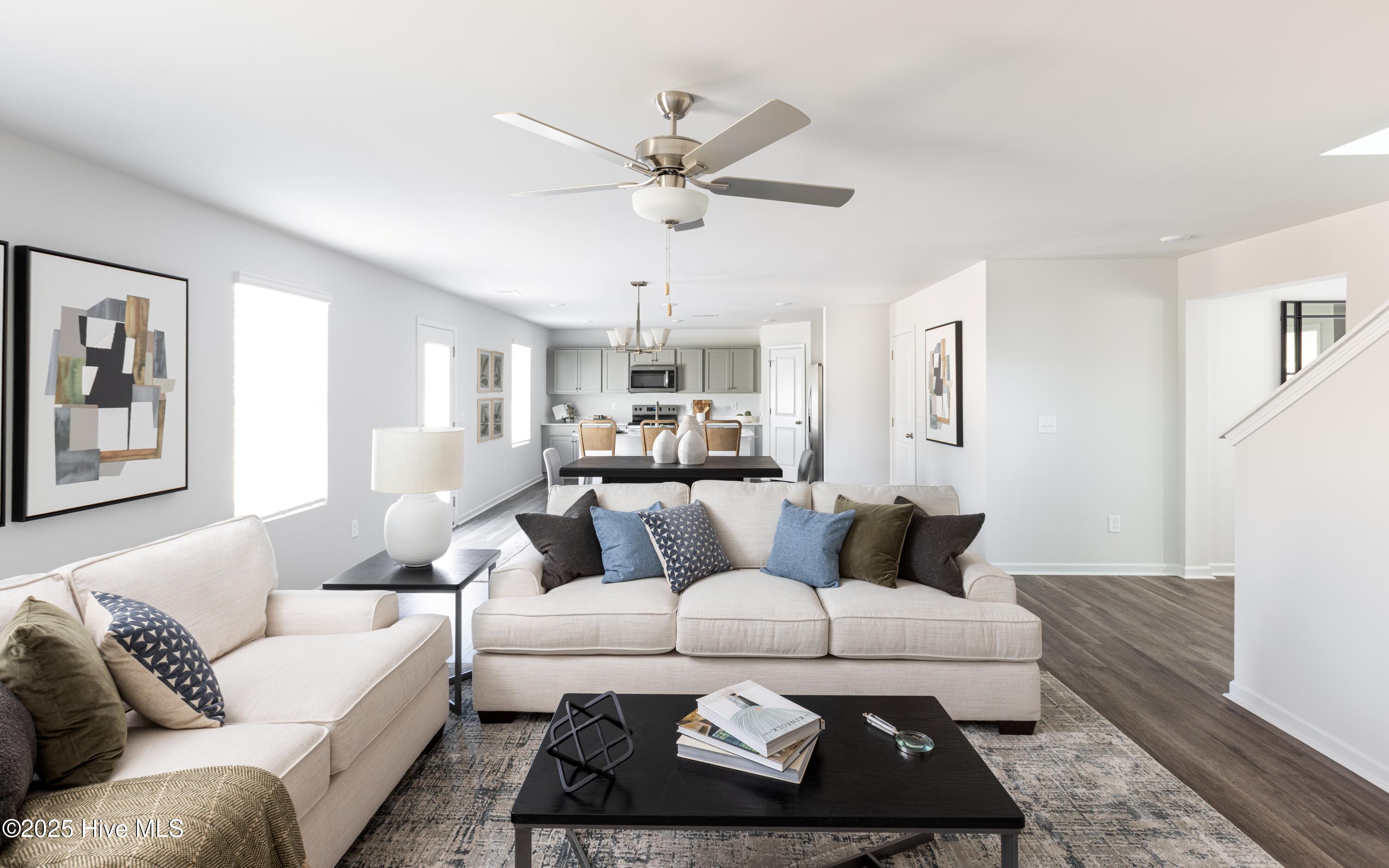 100533532 | Photo 13