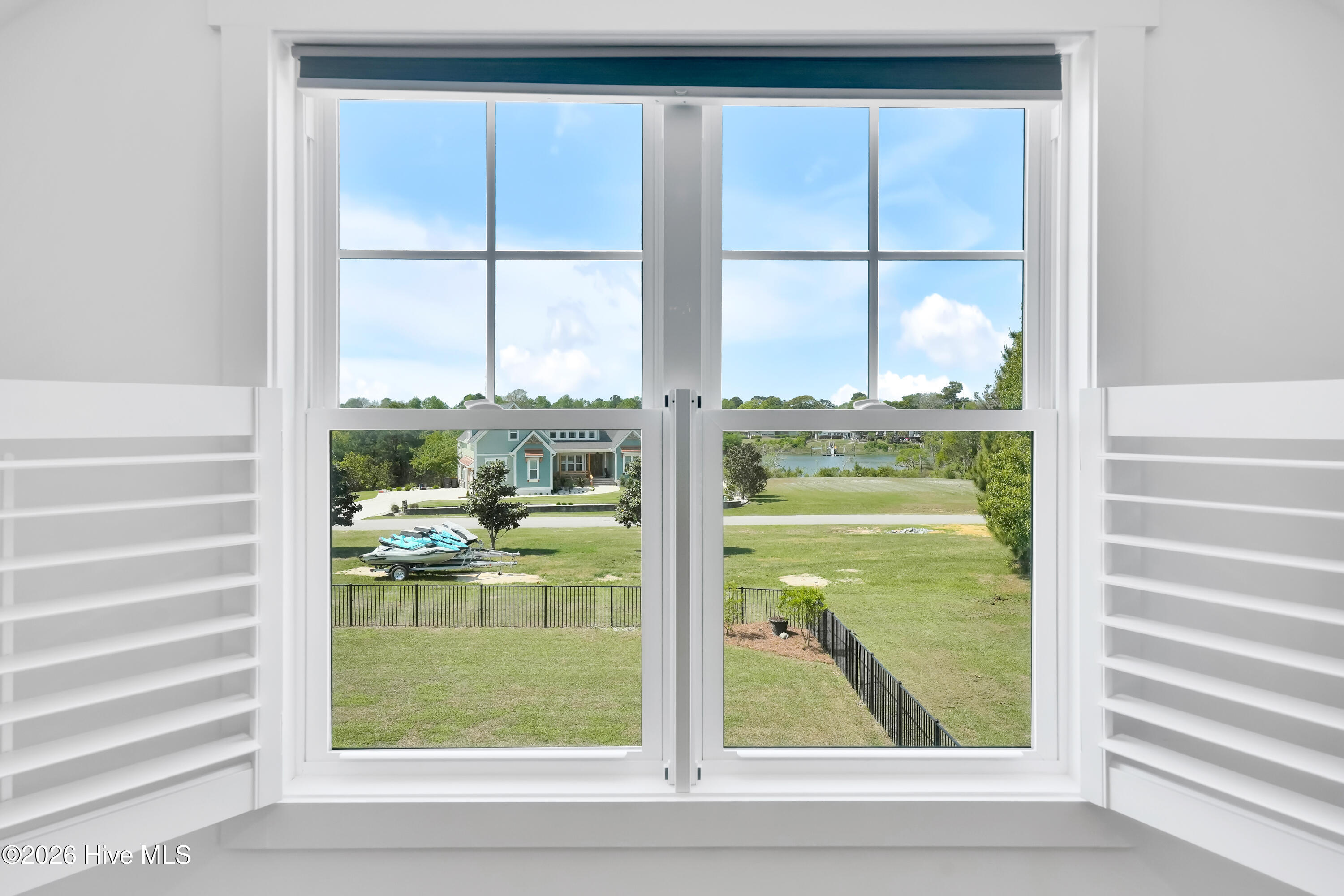 100567914 | Photo 46