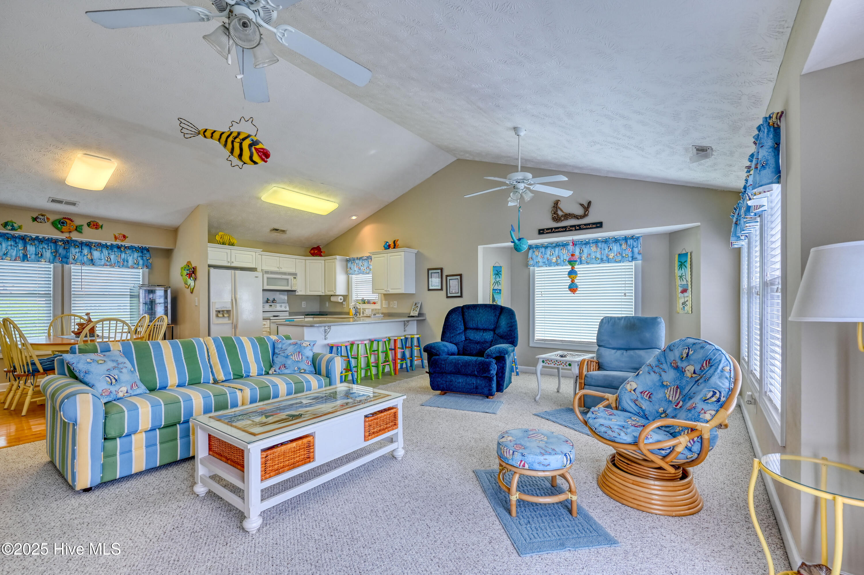 100502638 | Photo 14