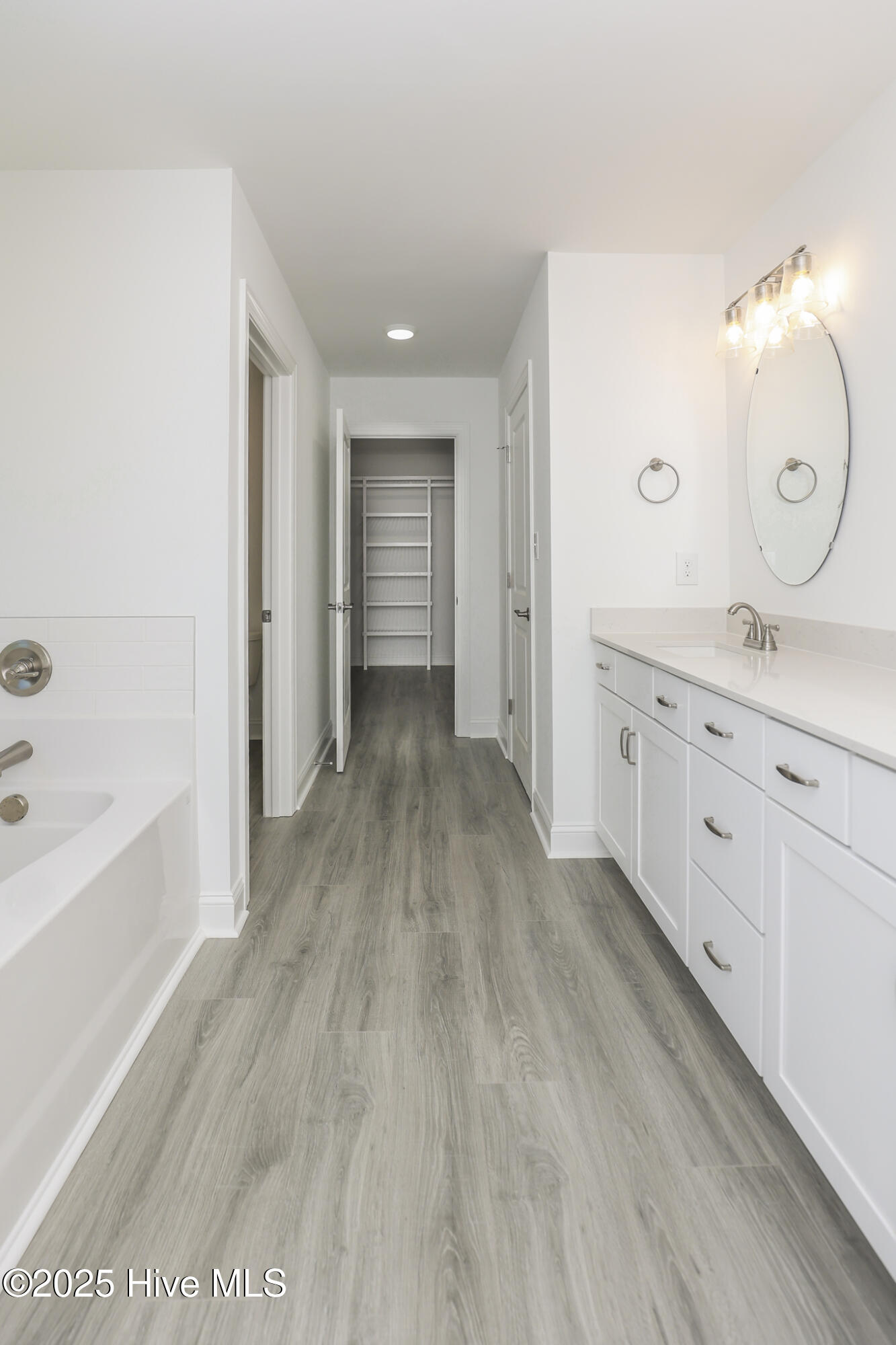 100553822 | Photo 67