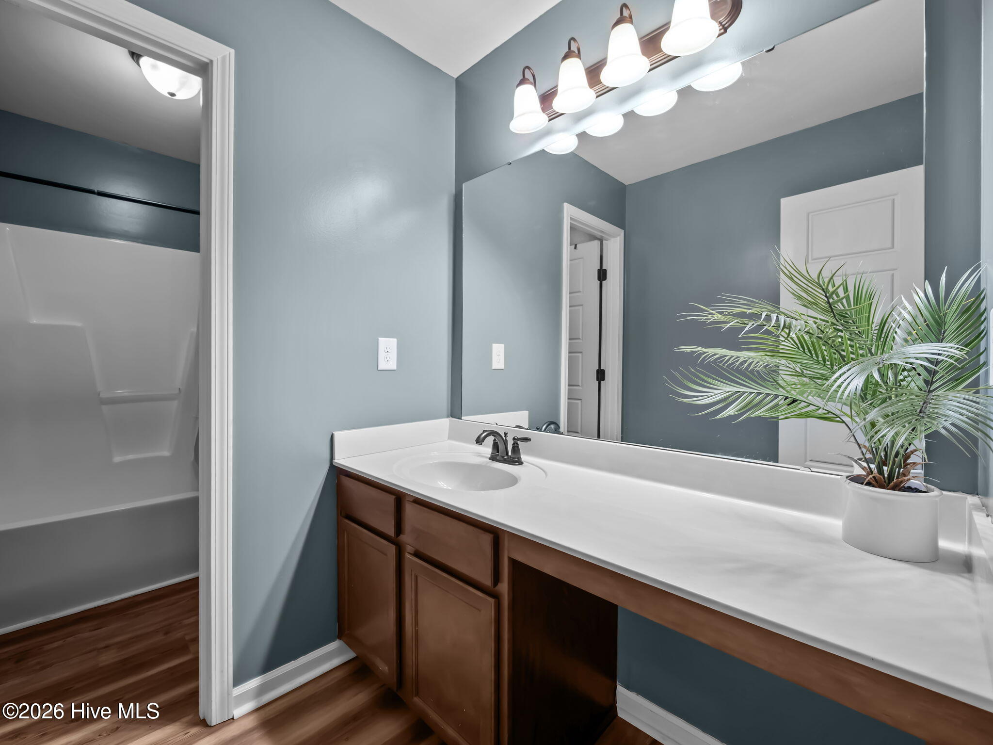 100548967 | Photo 17