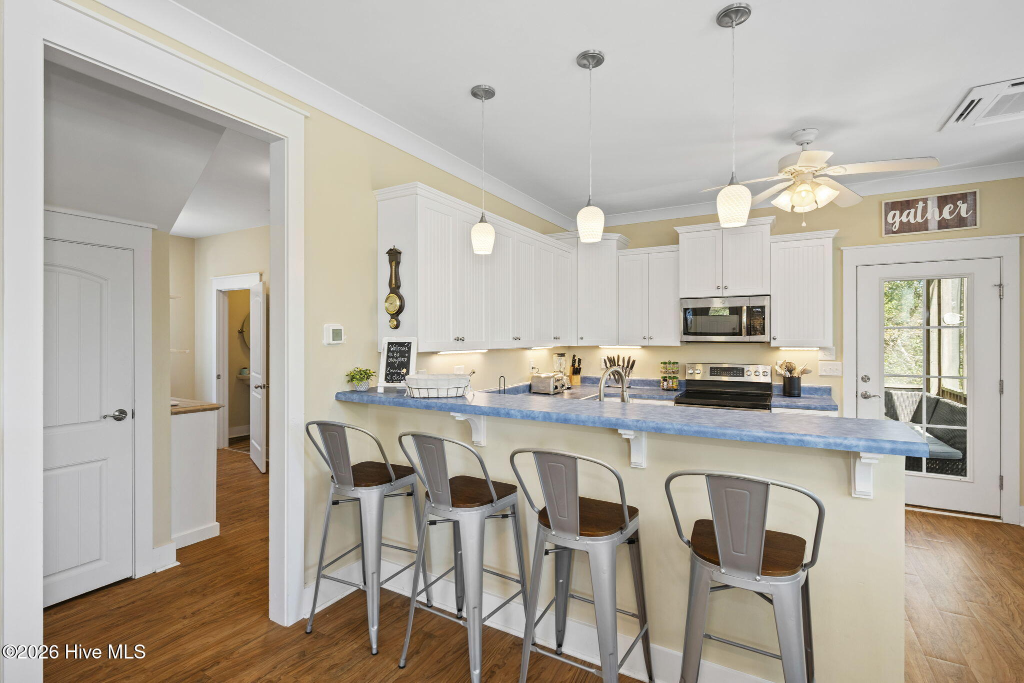 100565691 | Photo 13