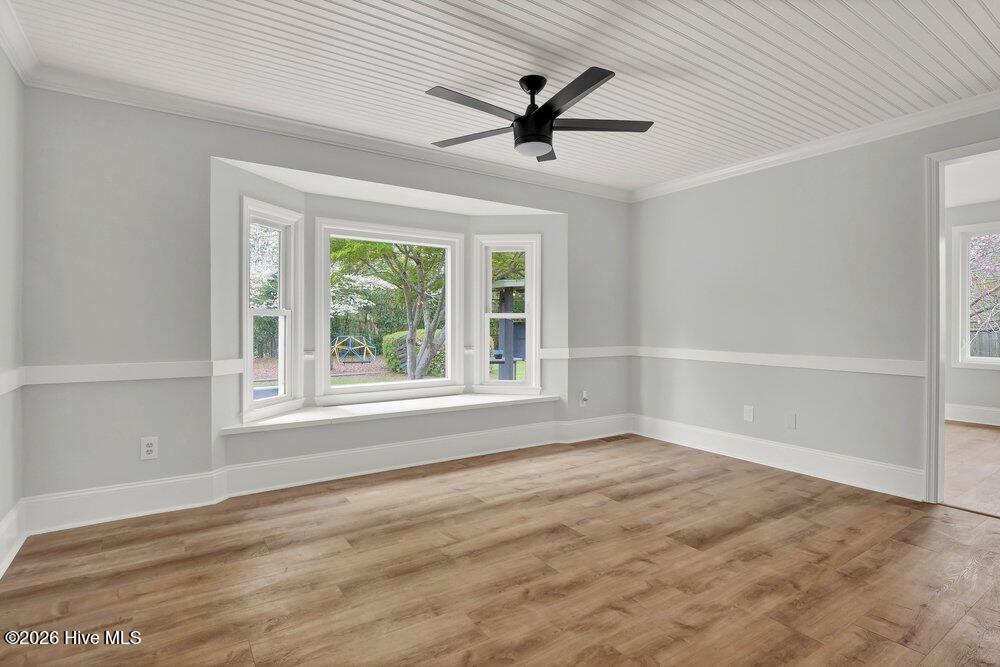 100562479 | Photo 14