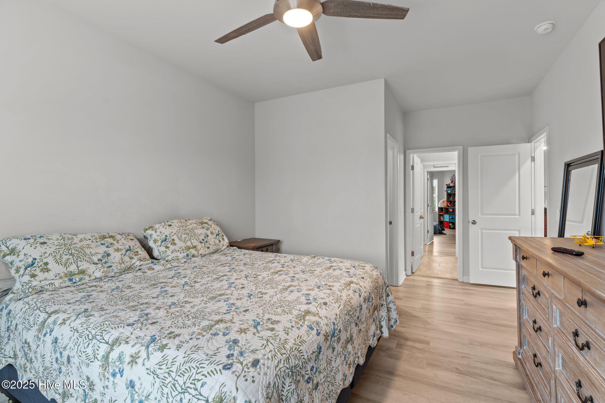 100540695 | Photo 32