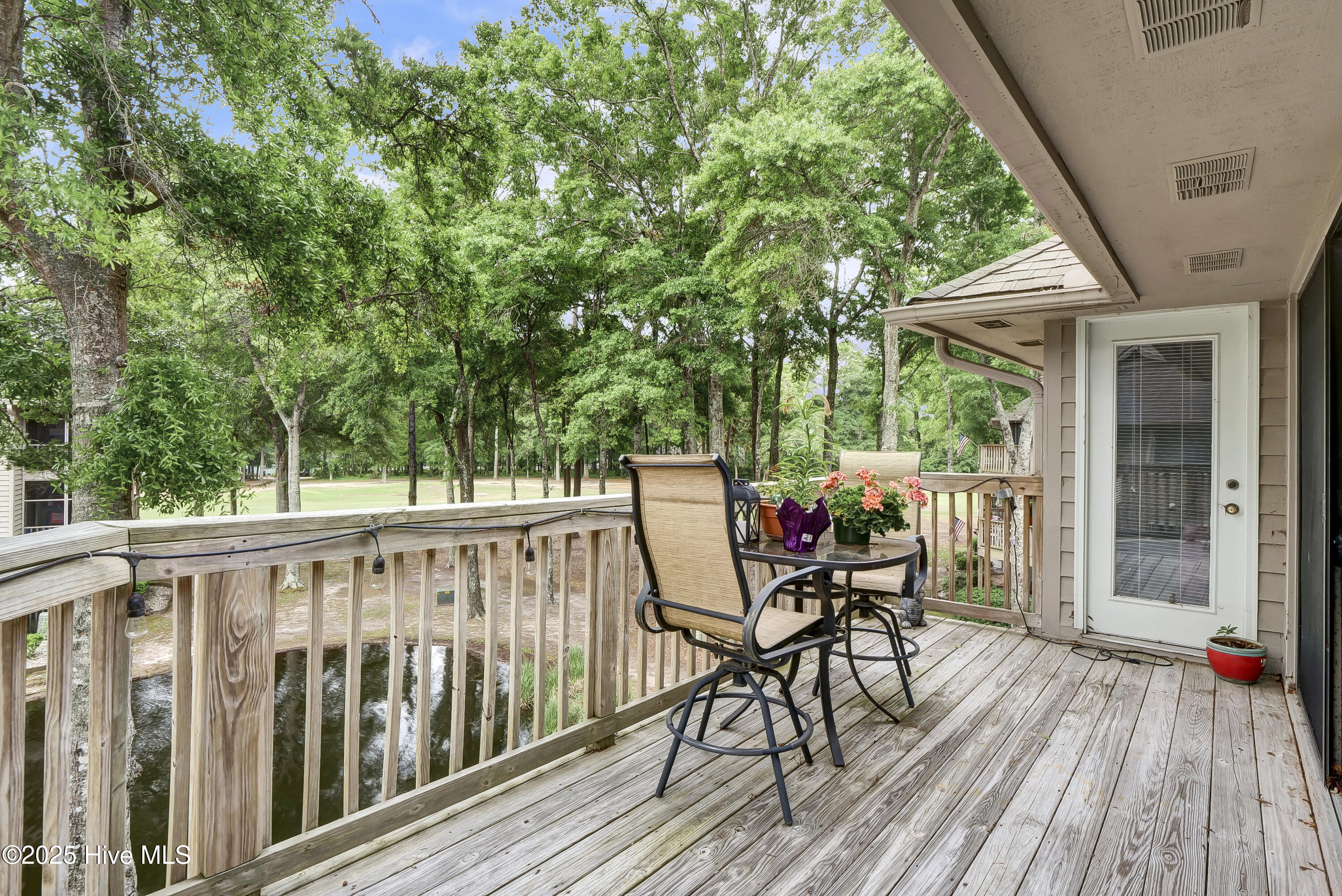 100508575 | Photo 26